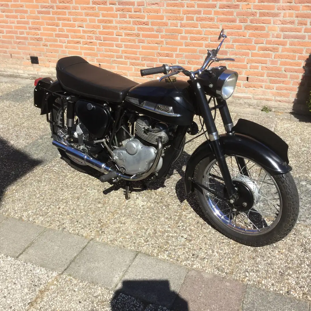 Norton Jubilee Czarny - 1