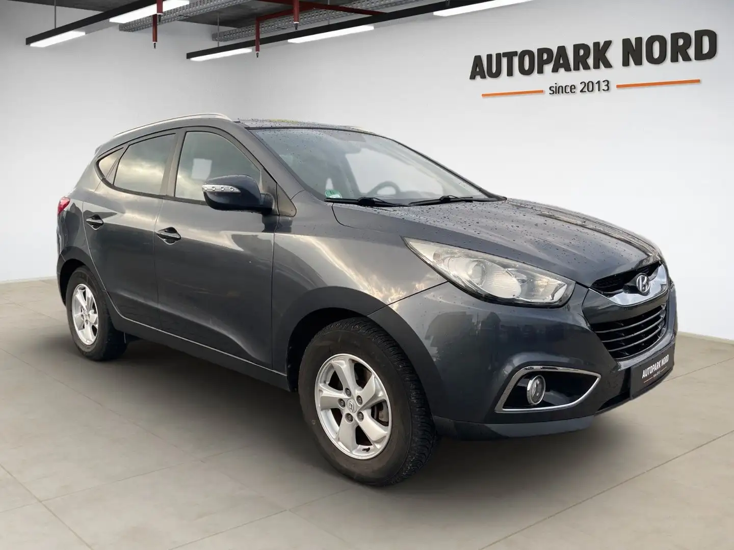 Hyundai iX35 2.0 Style 2WD/KEYLESS GO/SHZ/TEMP/KAMERA Gris - 2