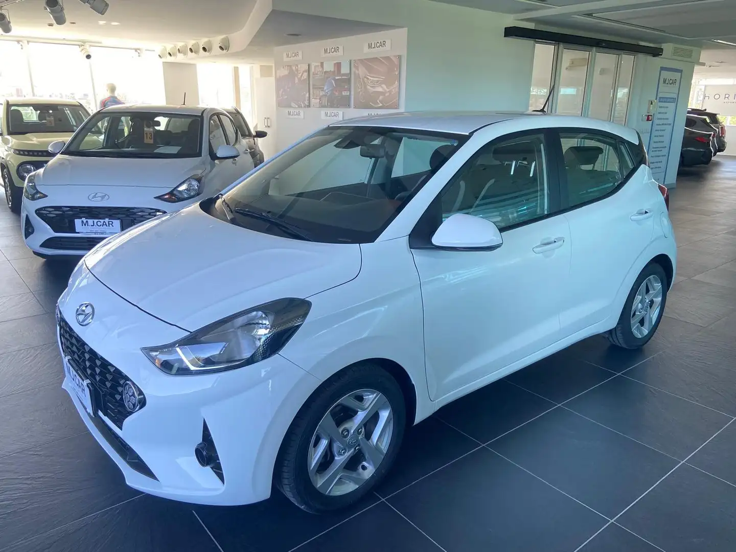 Hyundai i10 1.0 mpi Tech Connect Pack at Bianco - 1