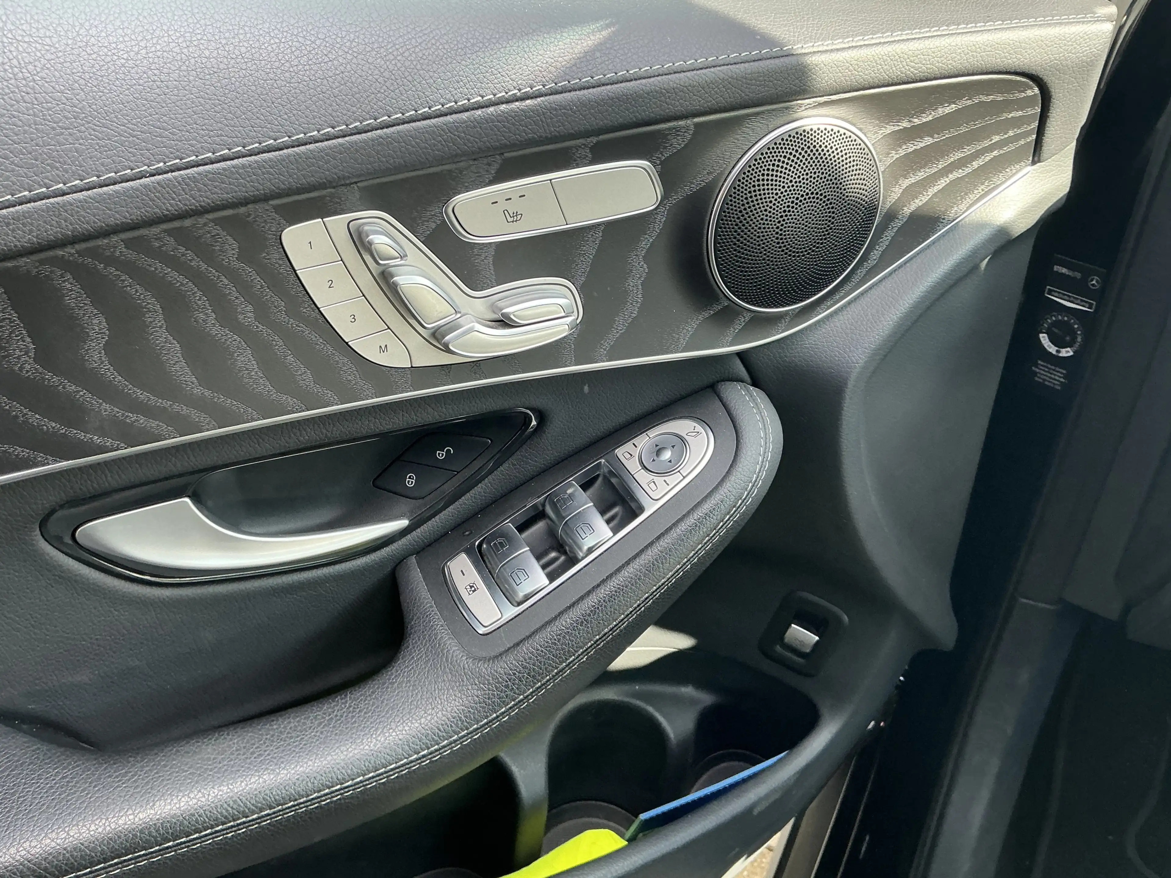Mercedes-Benz GLC 220 d 4Matic Leder Memory R.Cam AHK ACC SHZ — photo 6