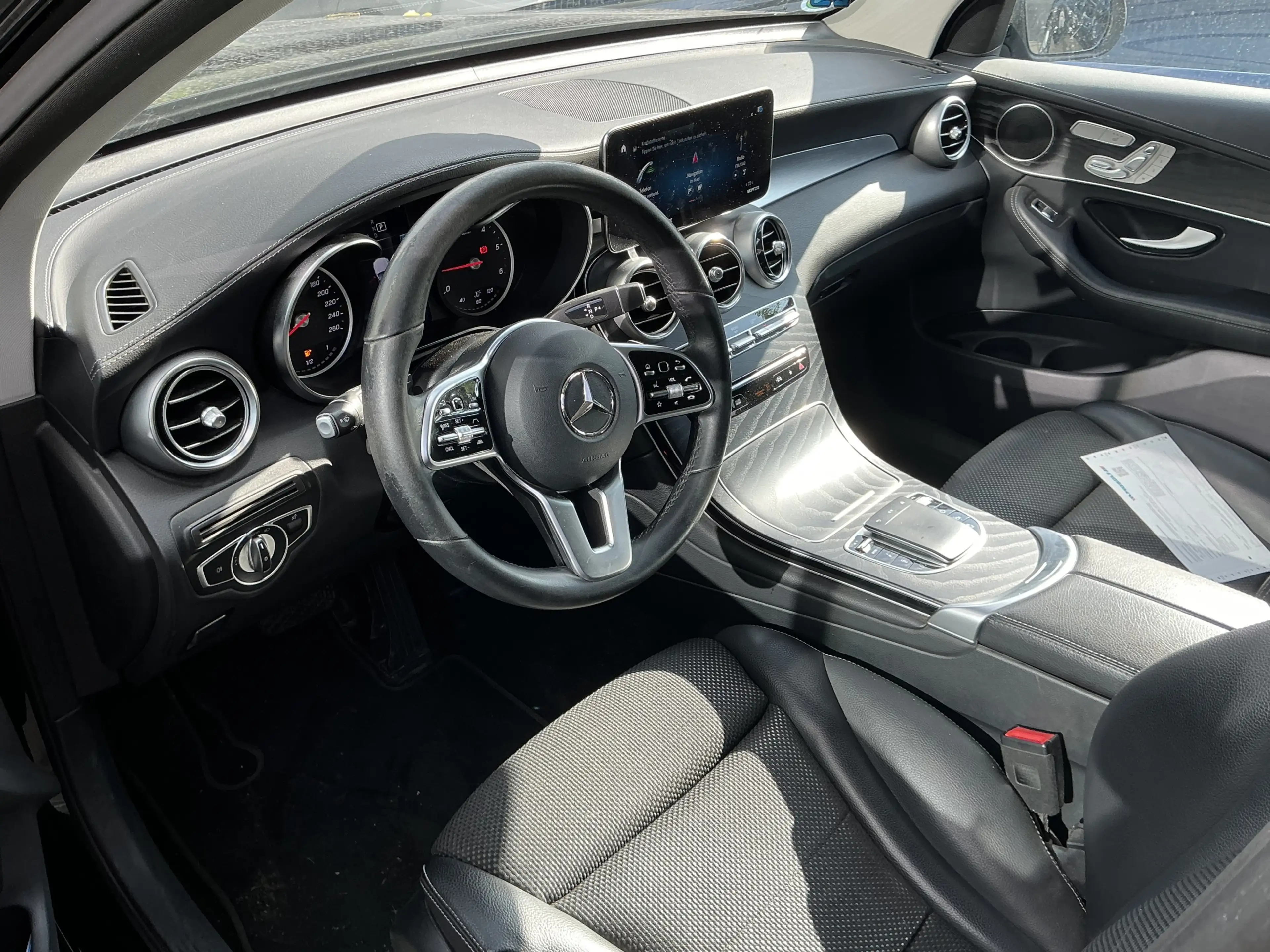 Mercedes-Benz GLC 220 d 4Matic Leder Memory R.Cam AHK ACC SHZ — photo 5