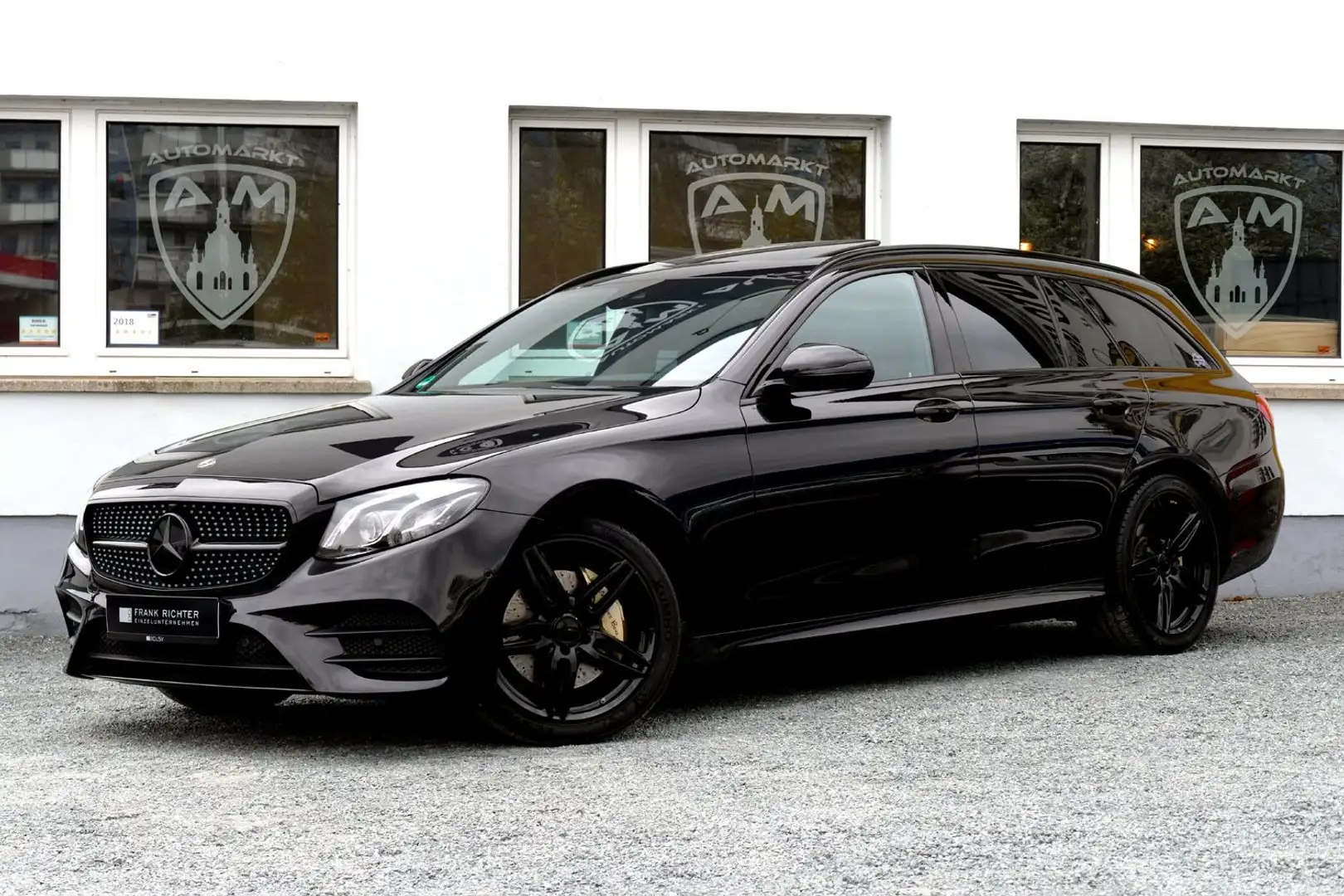 Mercedes-Benz E 220 d 4Matic AMG-Line LED*Navi*Leder*AHK Noir - 1