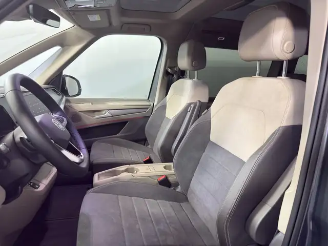Volkswagen Multivan view 13