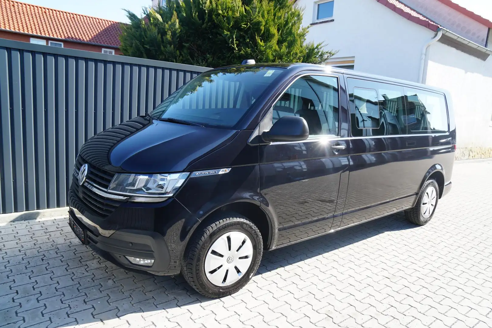 Volkswagen T6.1 Caravelle 6.1 Trendline*lang*9-Sitzer*Klimaautom*AppCon*A... Schwarz - 2