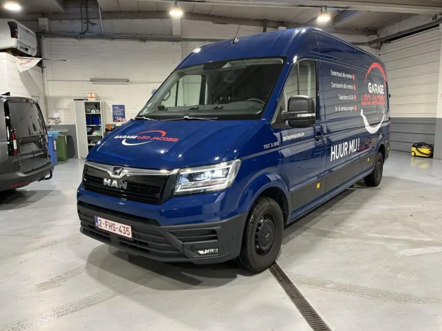 MAN TGE 3.180 4X2F SB Bleu - 1