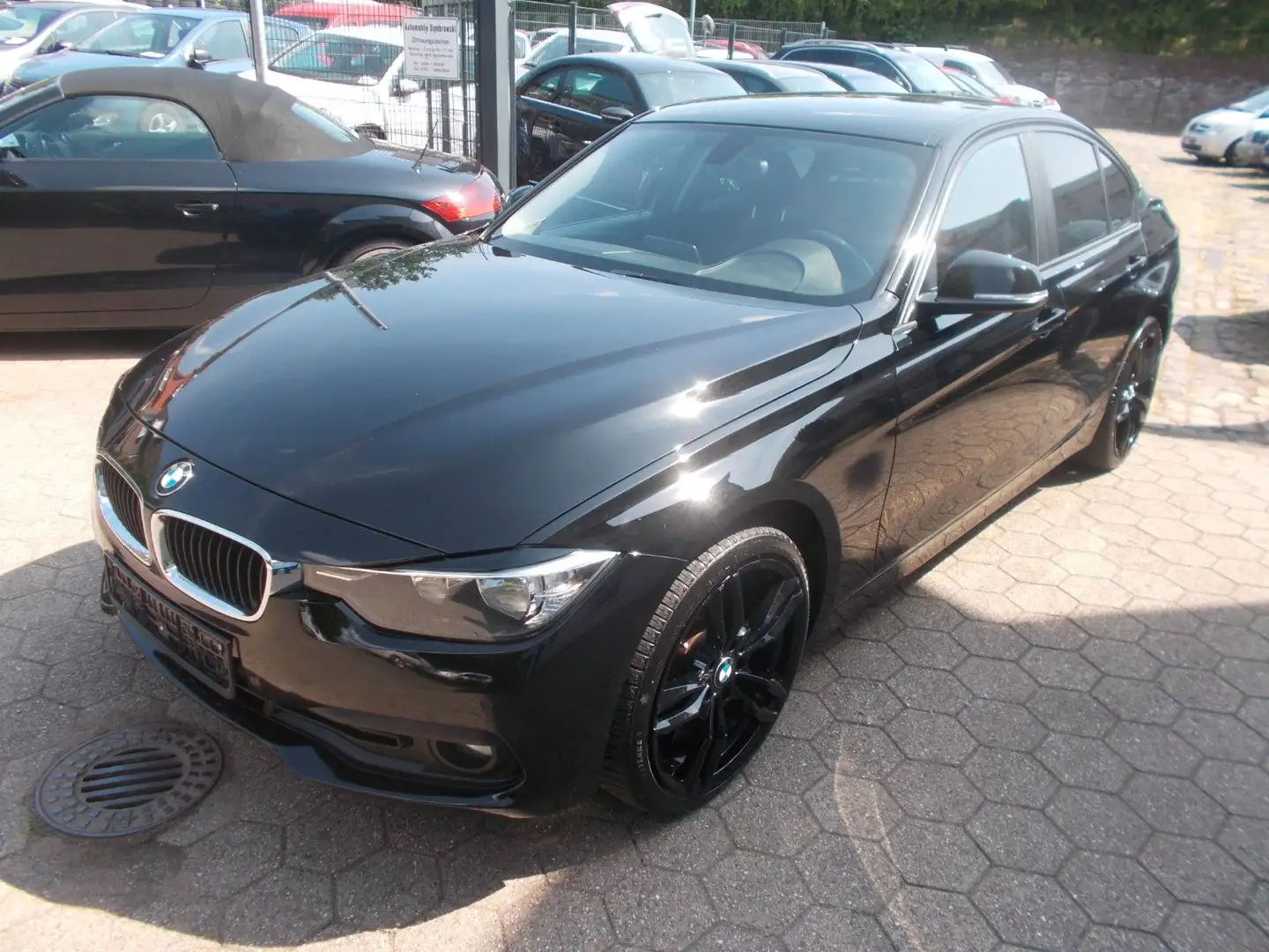 BMW 318 Baureihe 3 Lim. 318 d Advantage Schwarz - 1