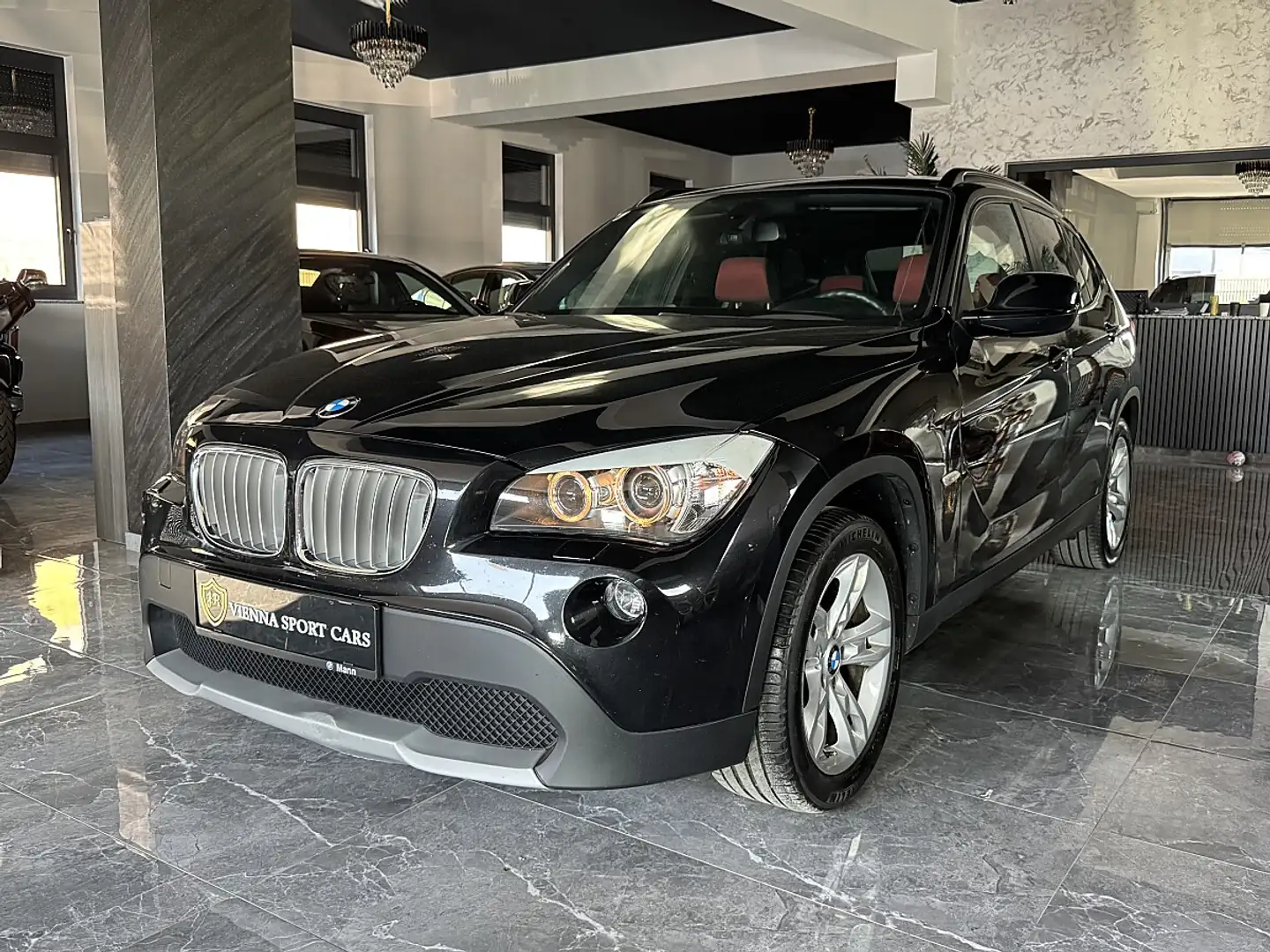 BMW X1 xDrive 23d Aut.*WENIG-KM*TOP-AUSSTATUNG* Schwarz - 2