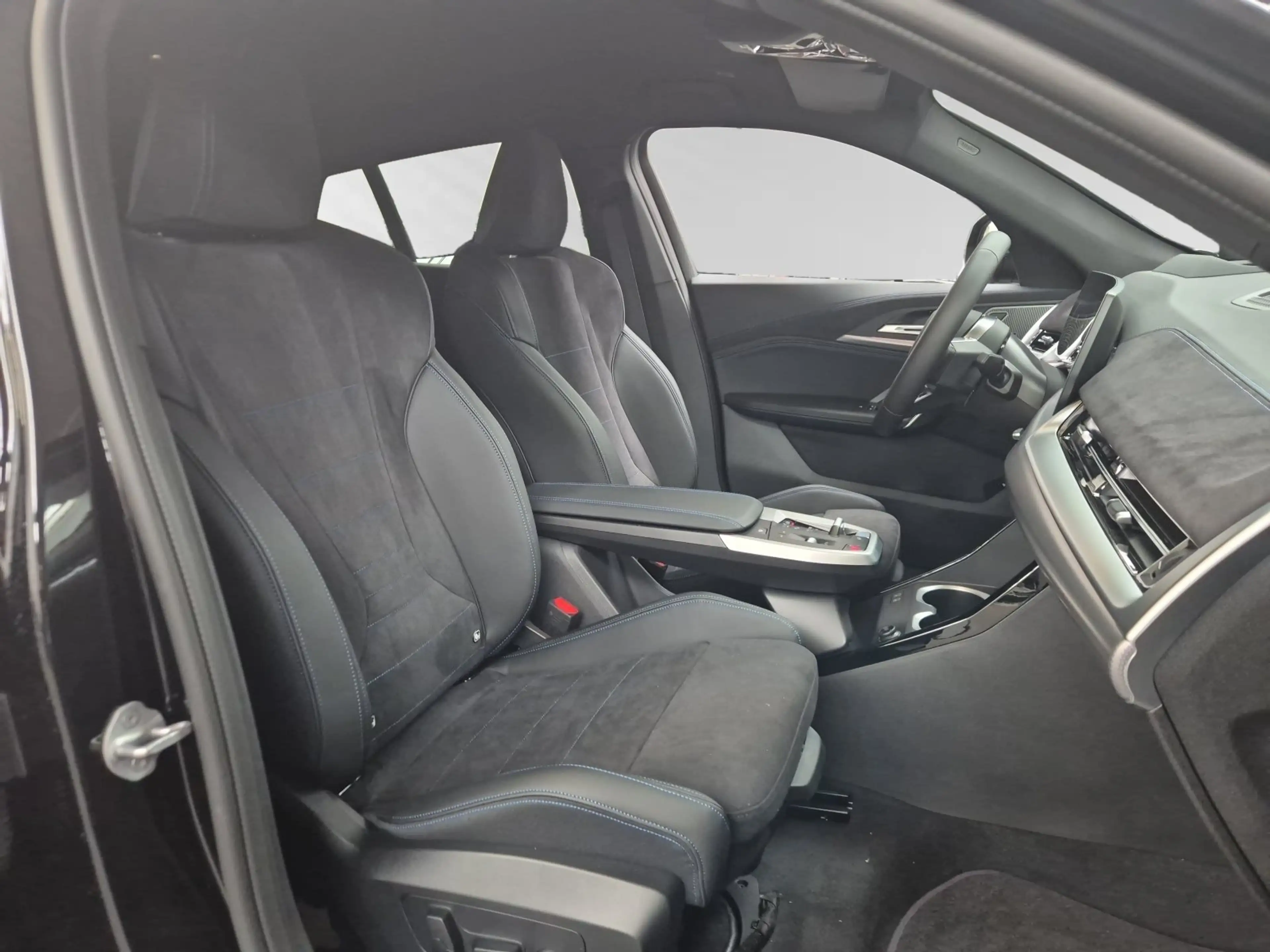 BMW iX2 eDrive20 M Sport|DA&PA-Prof.|Harman/Kardon — photo 9