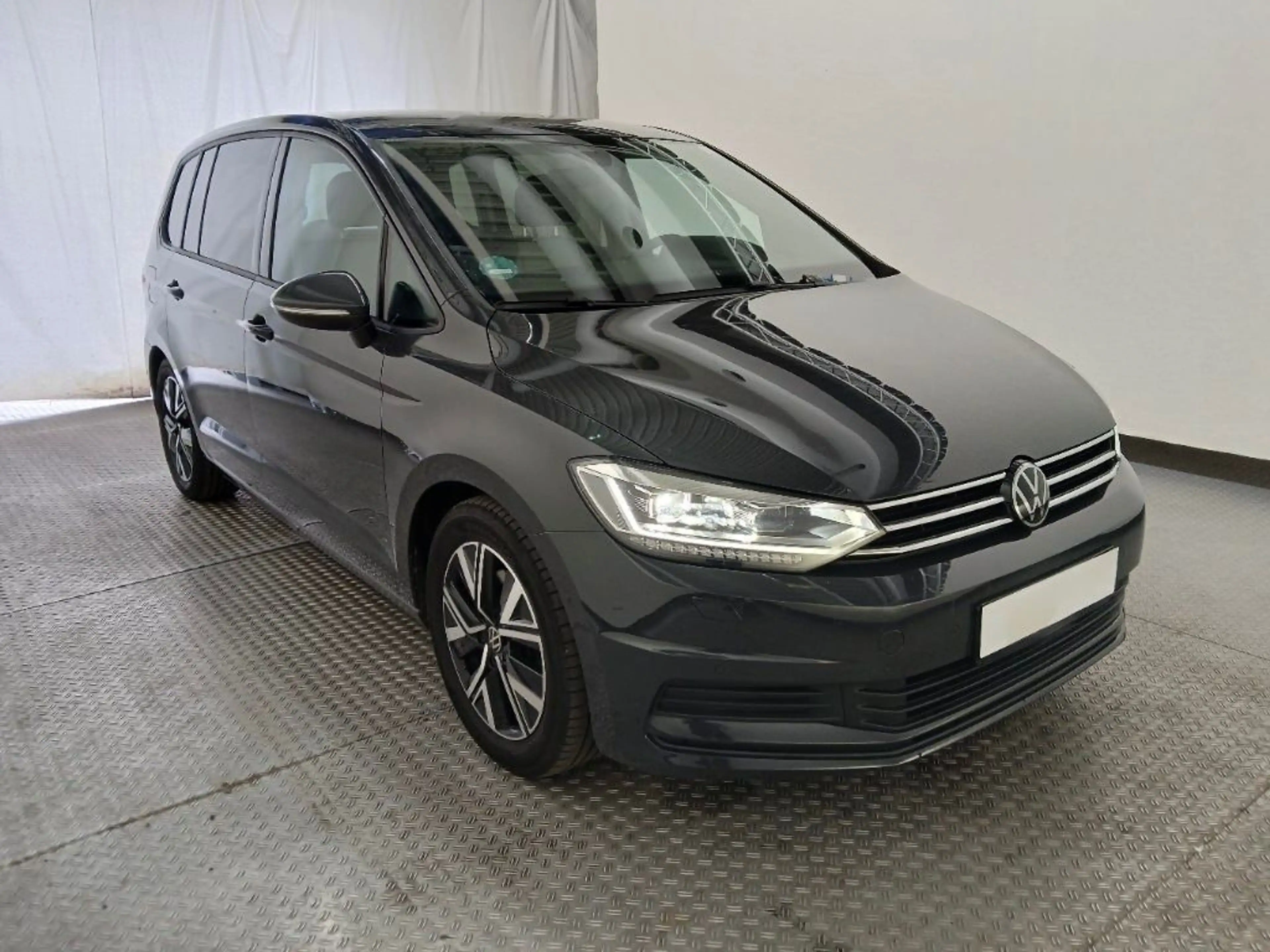 Volkswagen Touran Business STHZ Kindersitze ActLight EasyOp — photo 6