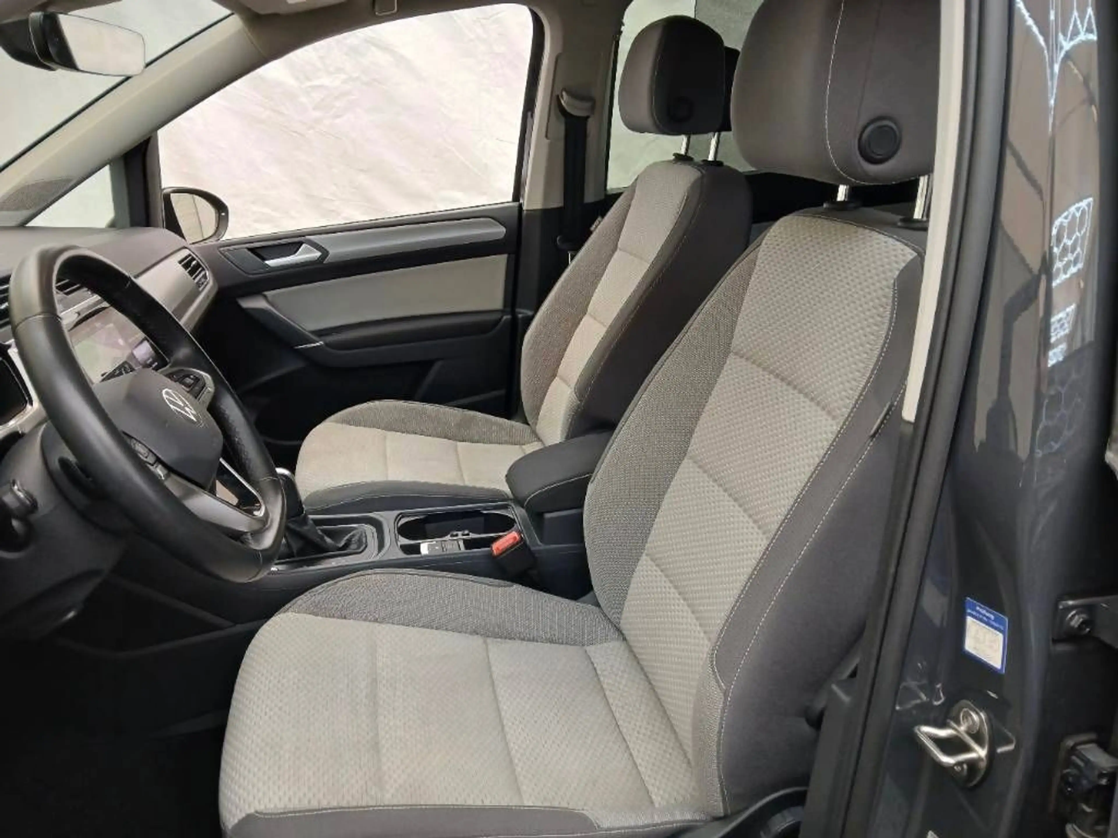 Volkswagen Touran Business STHZ Kindersitze ActLight EasyOp — photo 10