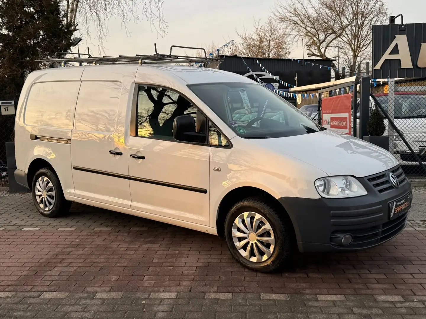 Volkswagen Caddy 1.6 Maxi Kasten*Allwetter*ZR NEU*TÜV NEU* Weiß - 1
