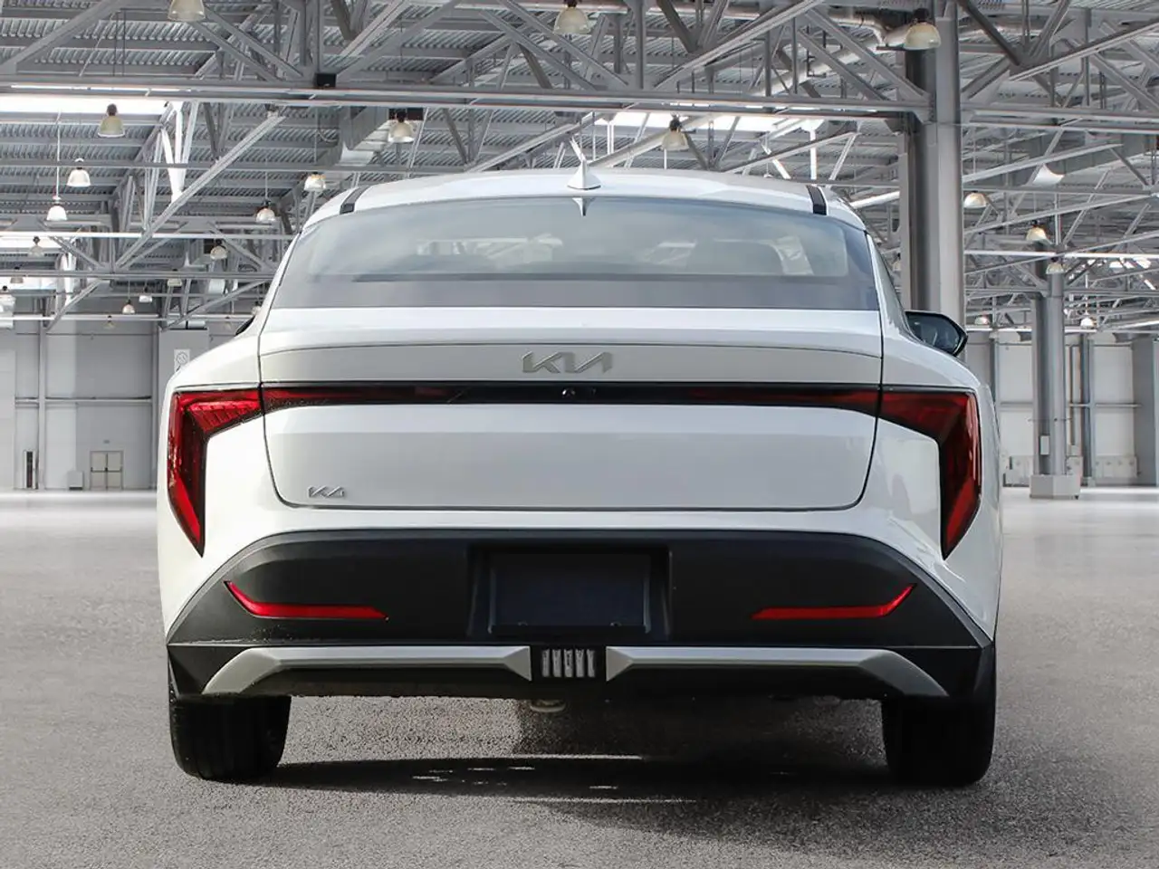 Kia K4 снимка Kia K4