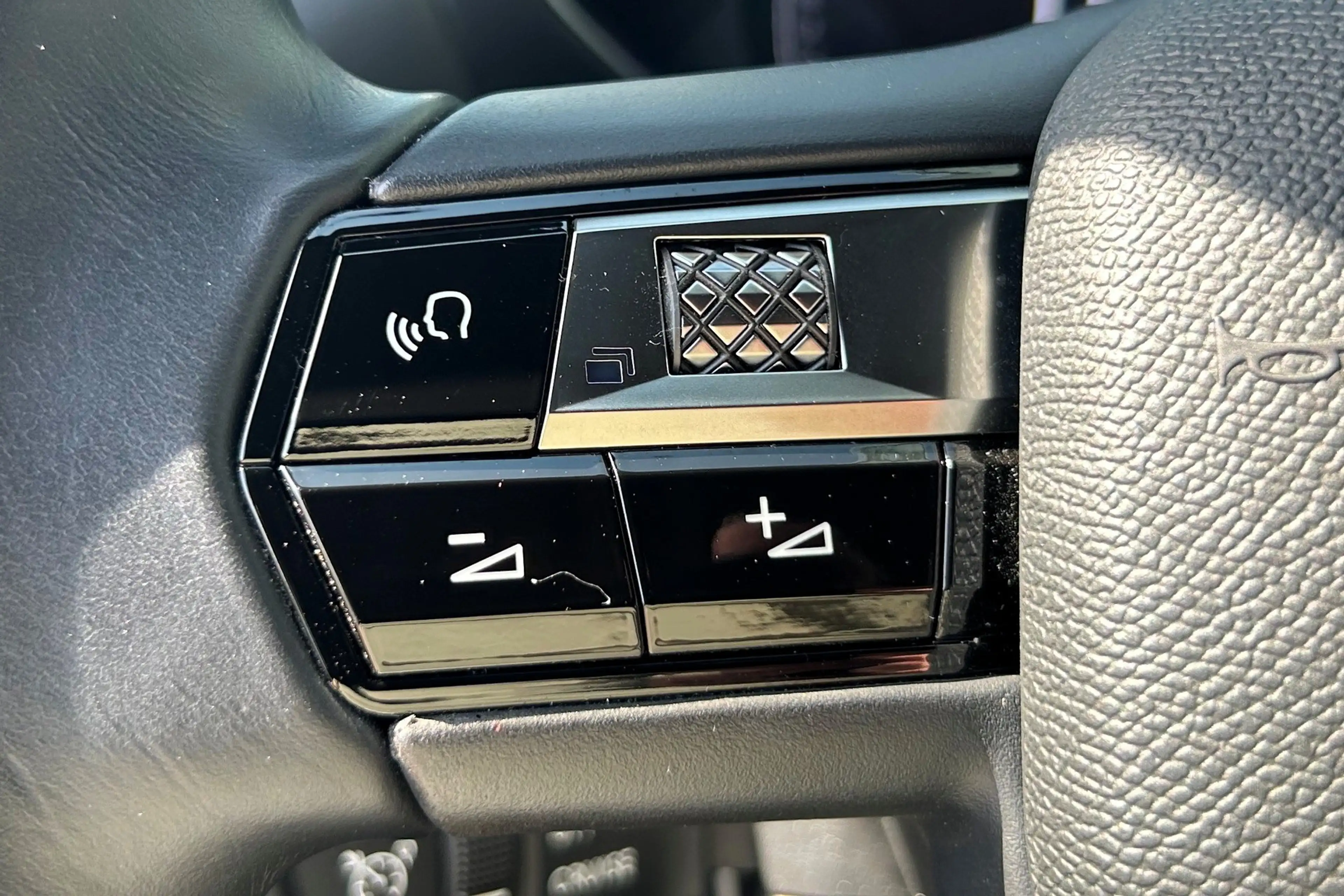 DS Automobiles DS 3 Crossback 1.2 PureTech Chic NAVI CLIMA CRUISE PDC — photo 16