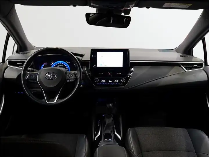 Toyota Auris 2022, foto 8