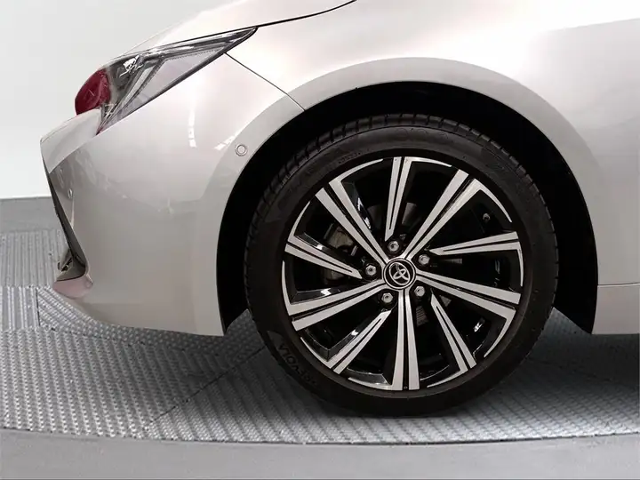 Toyota Auris 2022, foto 16