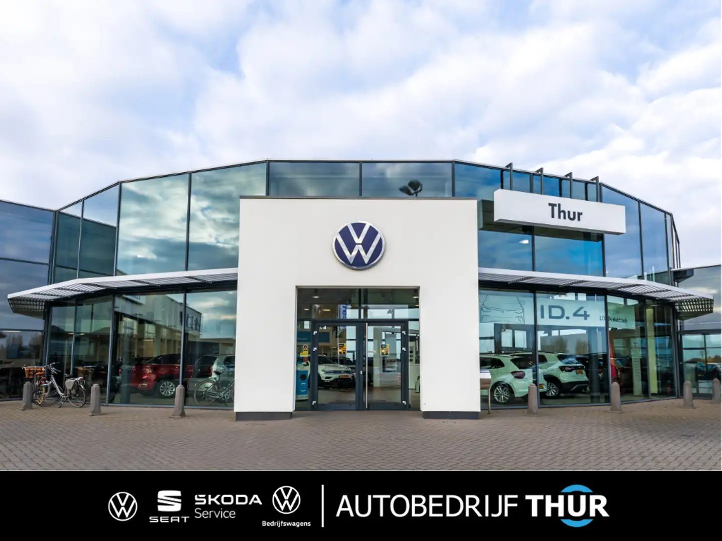 Volkswagen Passat Variant 1.5 TSI Elegance Business R 110KW150PK DSG, NL aut Grijs - 2
