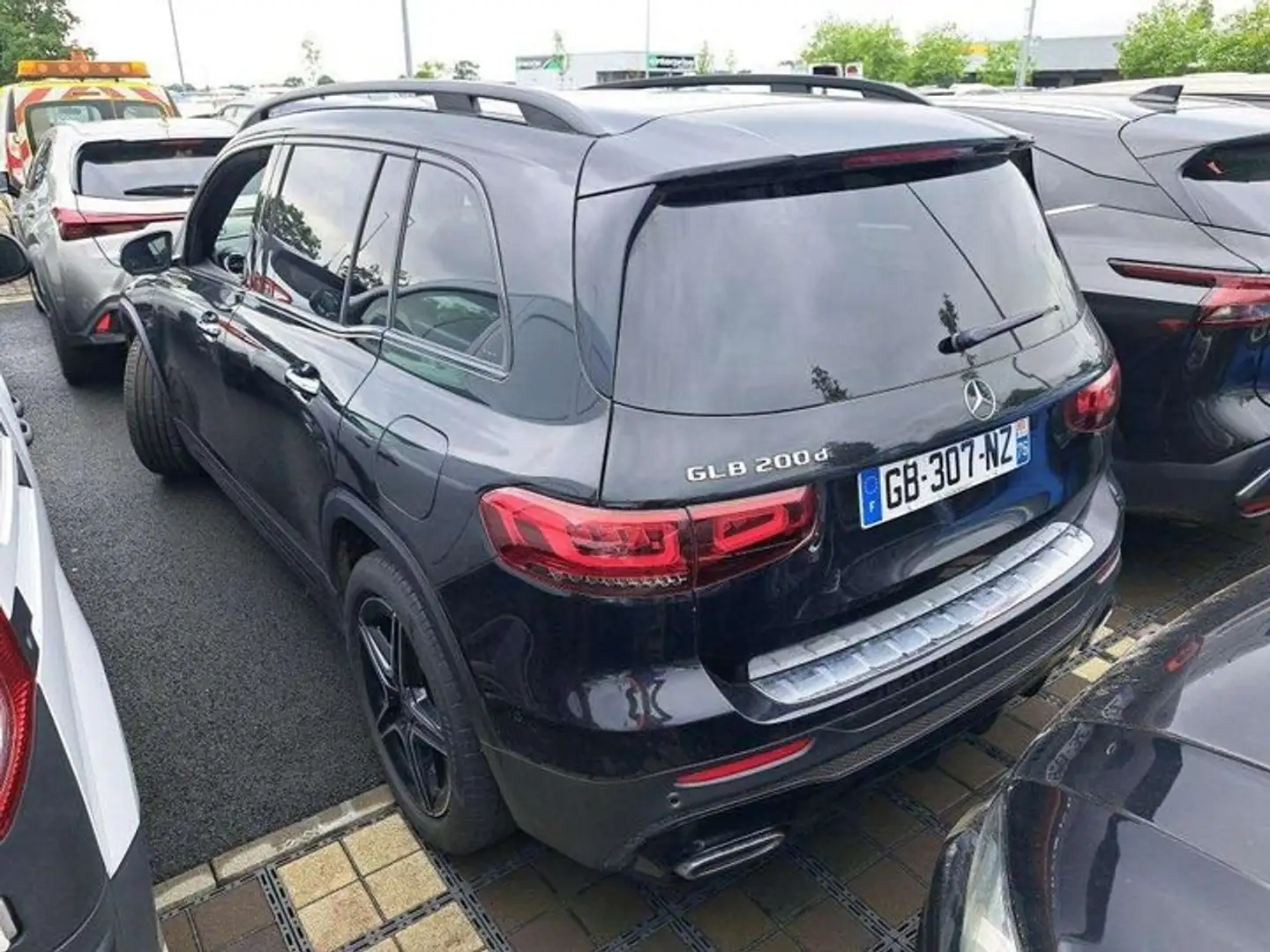 Mercedes-Benz GLB 200 d 8G-DCT AMG Line Noir - 2
