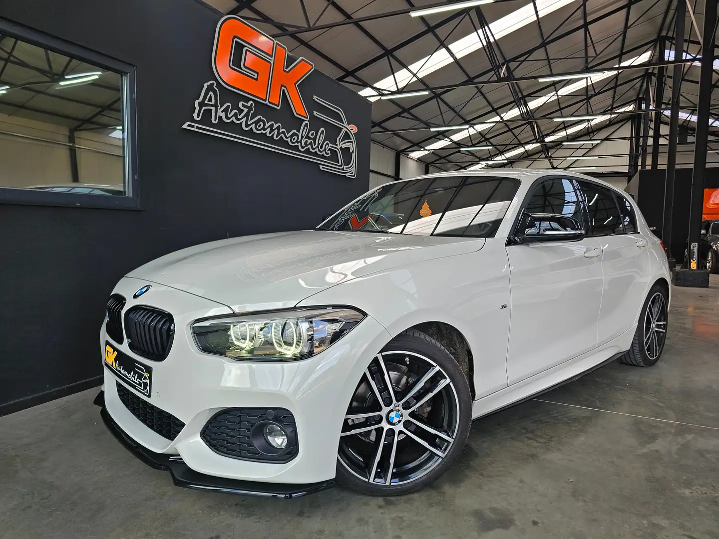 BMW 118 i // PACK PERFORMANCE LOOK M140i // CUIR Blanc - 1