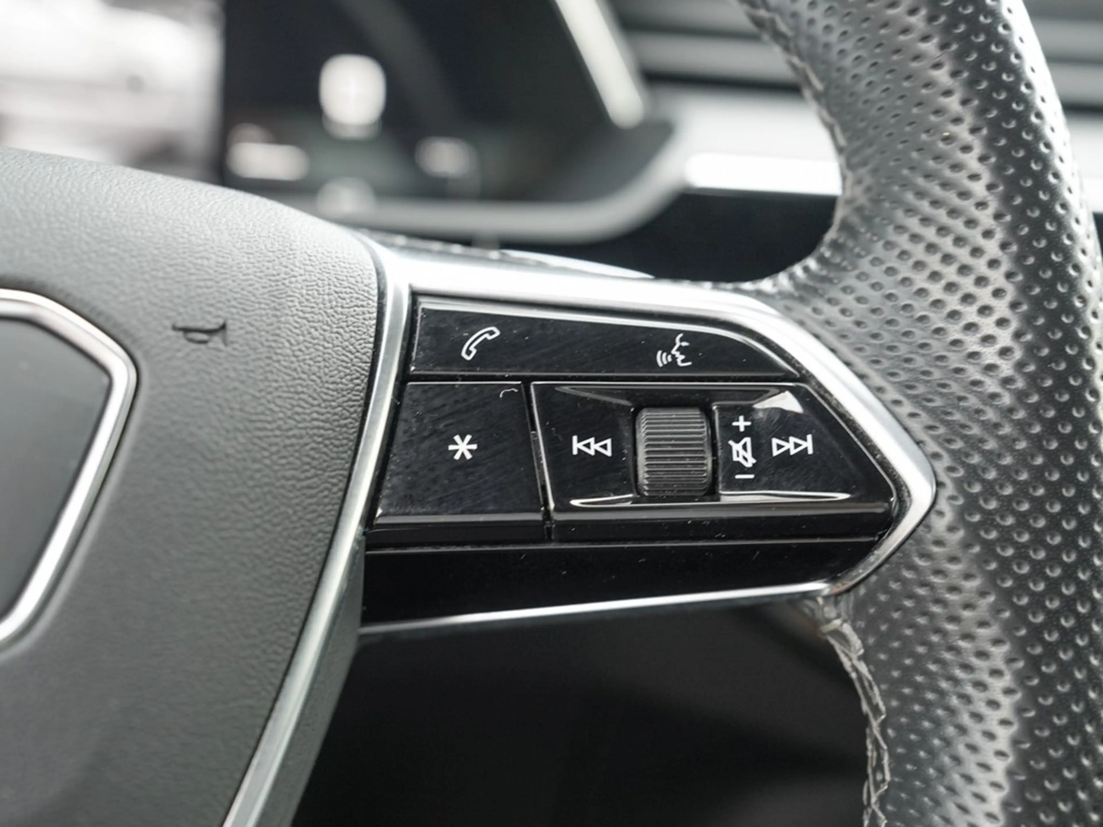Audi e-tron 55 Sportback S line black edition Panorama — photo 22