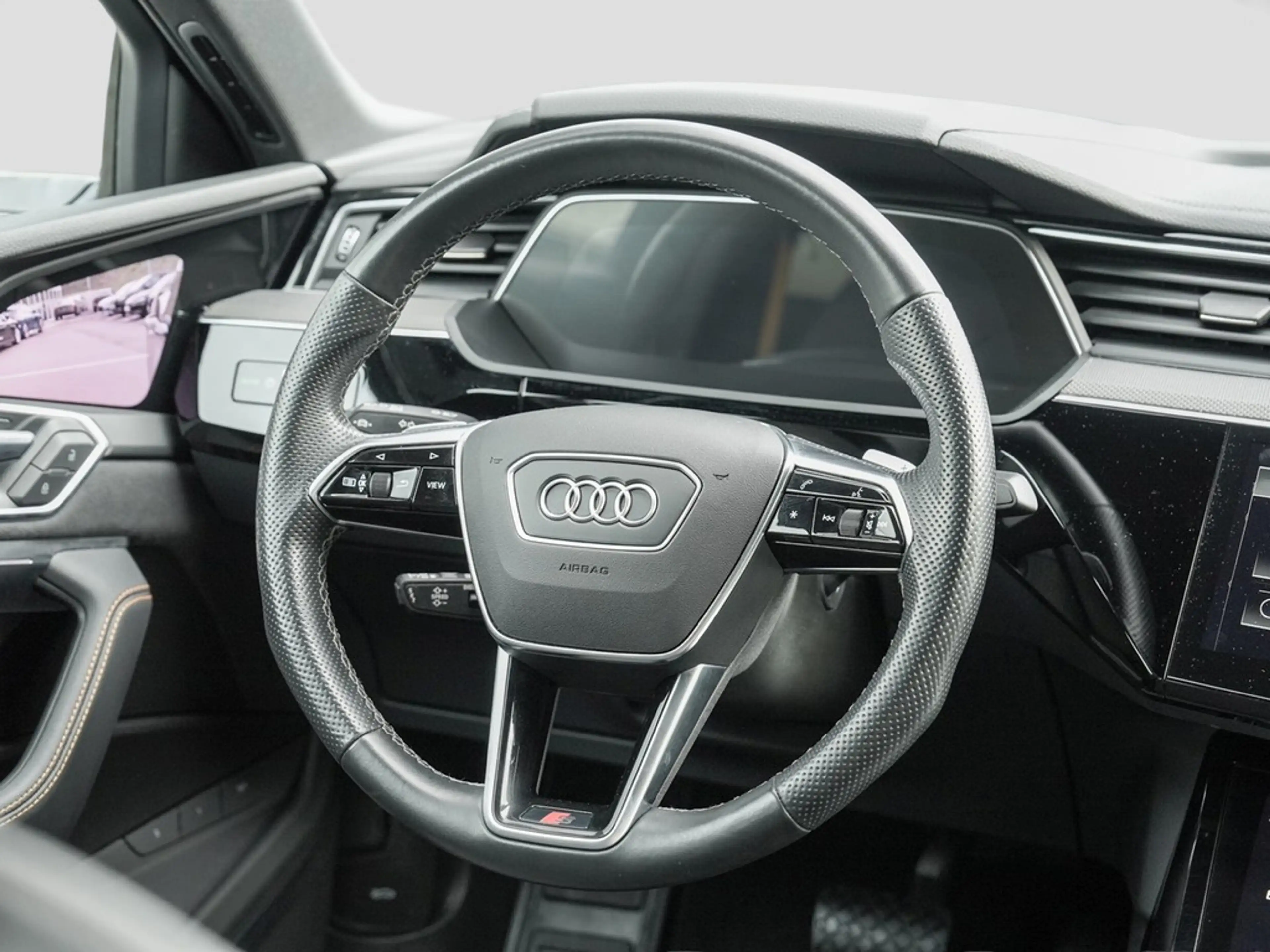 Audi e-tron 55 Sportback S line black edition Panorama — photo 14
