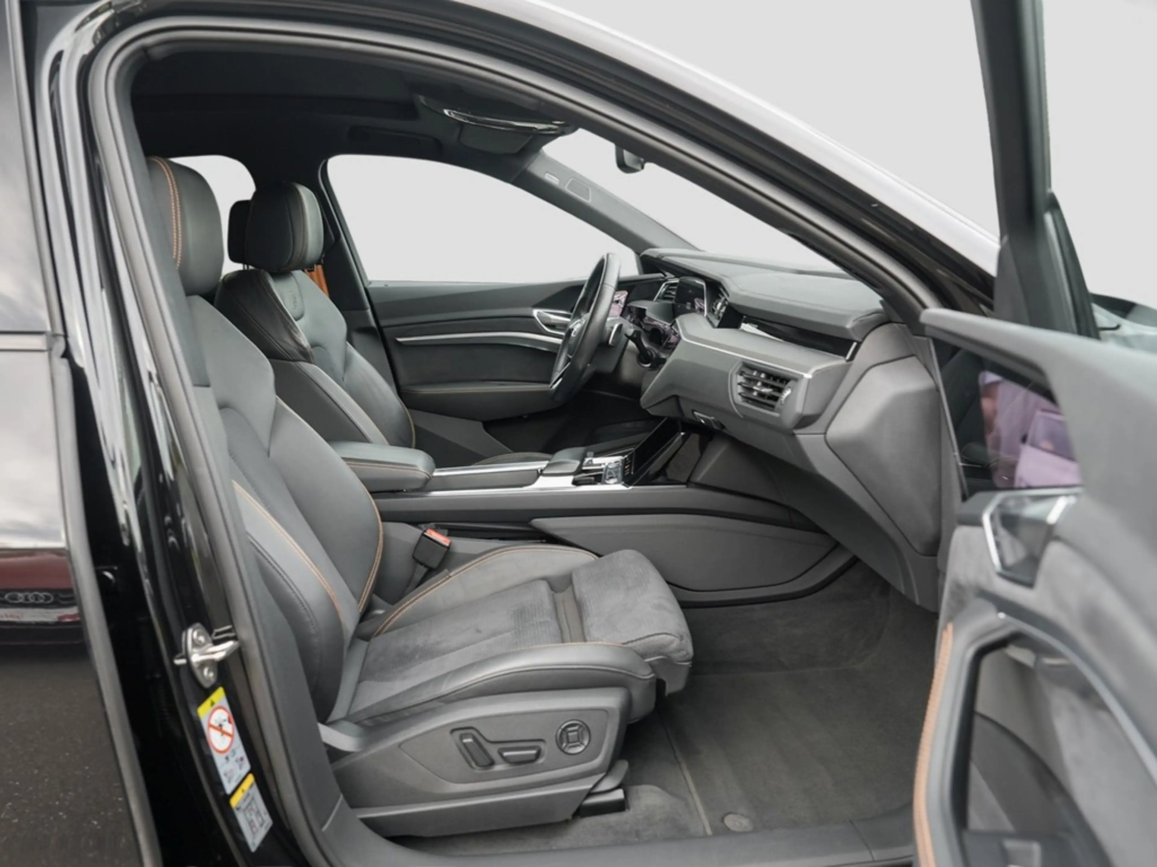Audi e-tron 55 Sportback S line black edition Panorama — photo 9