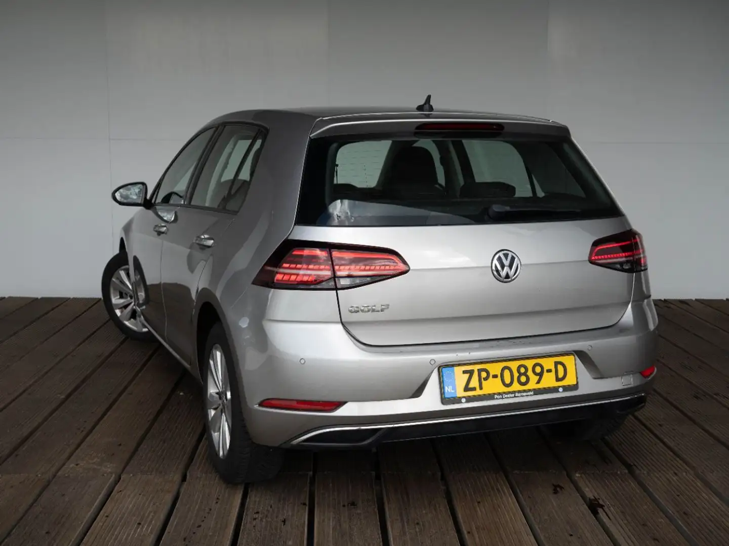 Volkswagen Golf 1.6 TDI Comfortline Business Gris - 2