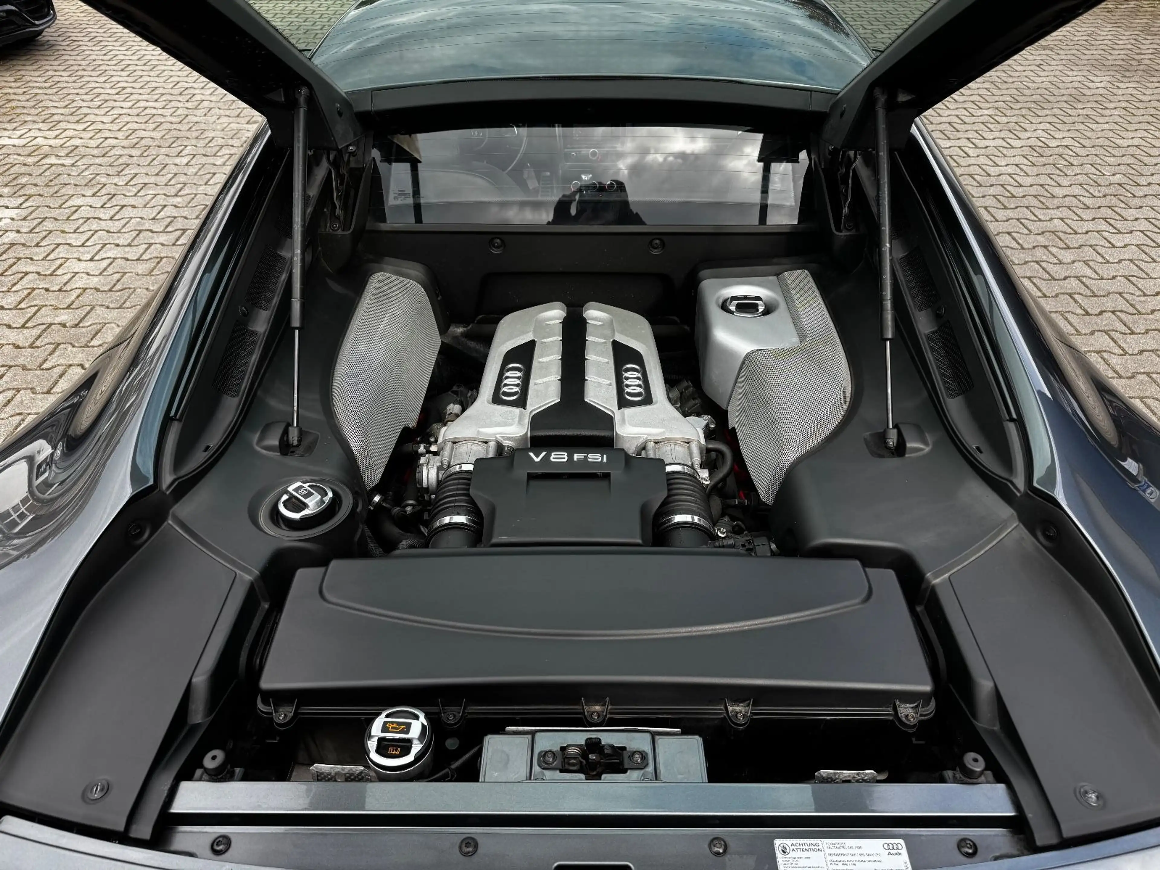 Audi R8 Coupe 4.2 FSI quattro/Kamera/TüV&Service Neu — photo 19