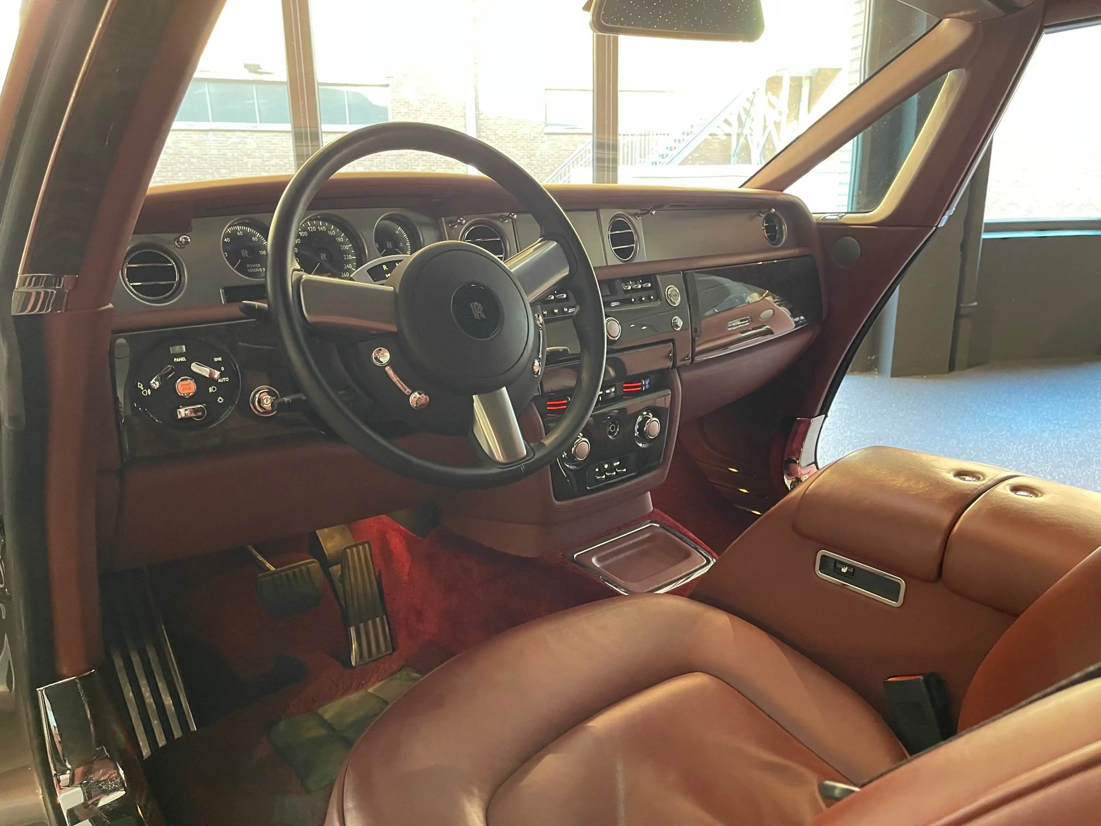 Rolls-Royce Phantom Drophead Coupé — photo 8