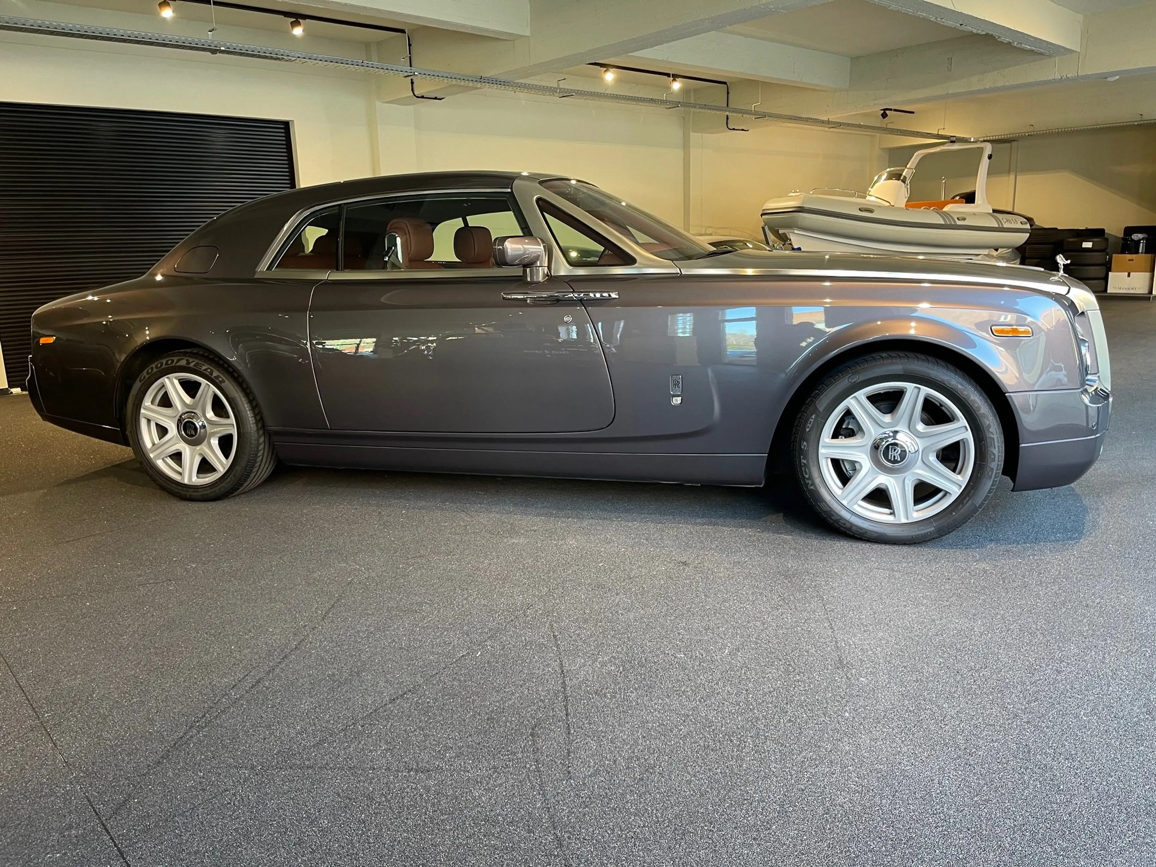Rolls-Royce Phantom Drophead Coupé — photo 3