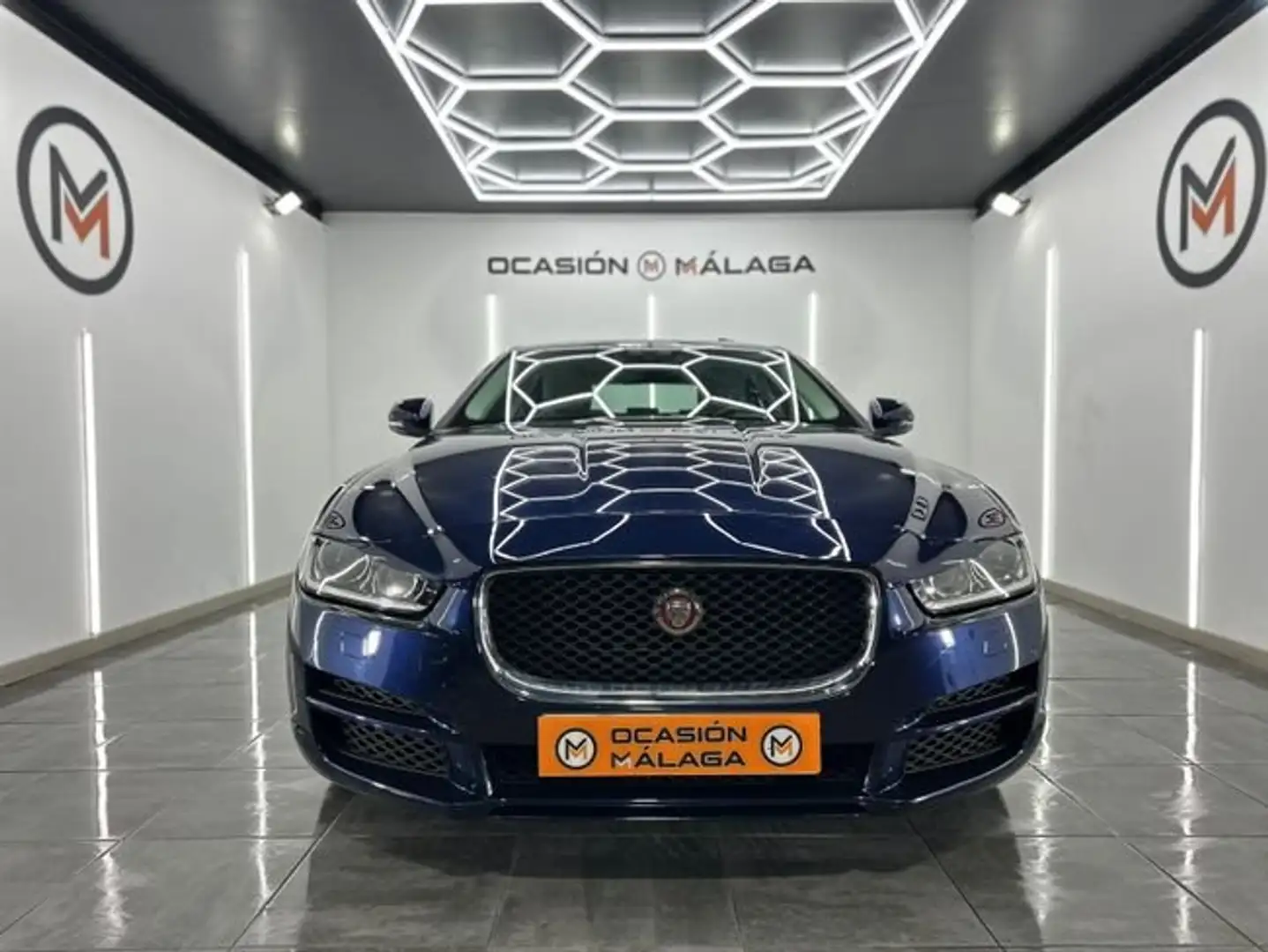 Jaguar XE 2.0 Diesel Portfolio Aut. 180 Azul - 2