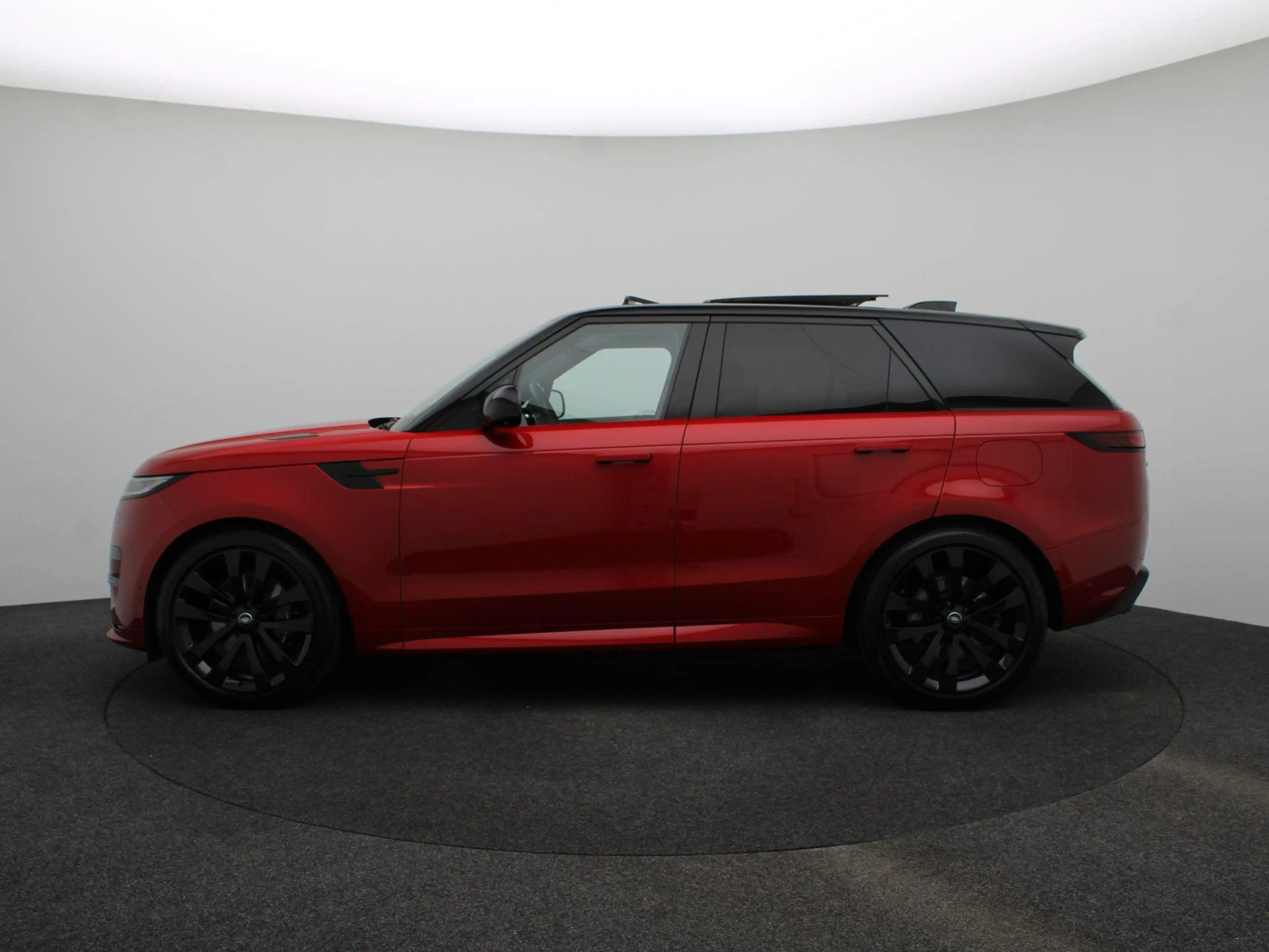 Land Rover Range Rover Sport 3.0 P510e First Edition | 23" | Entertainment syst — photo 4