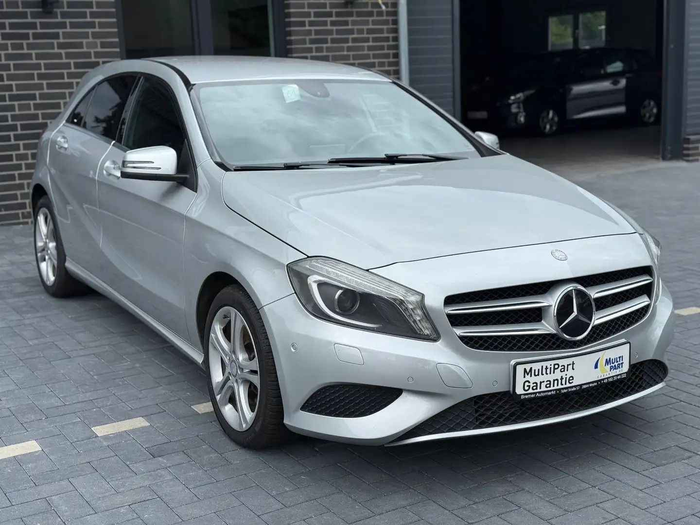 Mercedes-Benz A 200 CDI BlueEfficiency*Automatik*KAM*SHZ*NAVI* Silber - 1