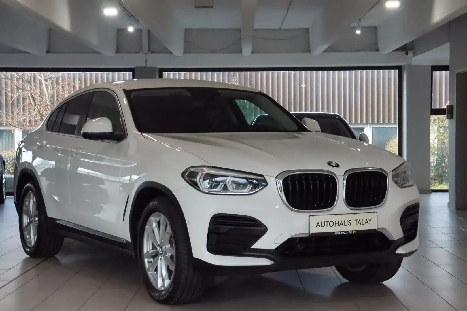 BMW X4 xDrive 20 d HUD*Sportsitze*Navi*LED*Sitzhzg Weiß - 1