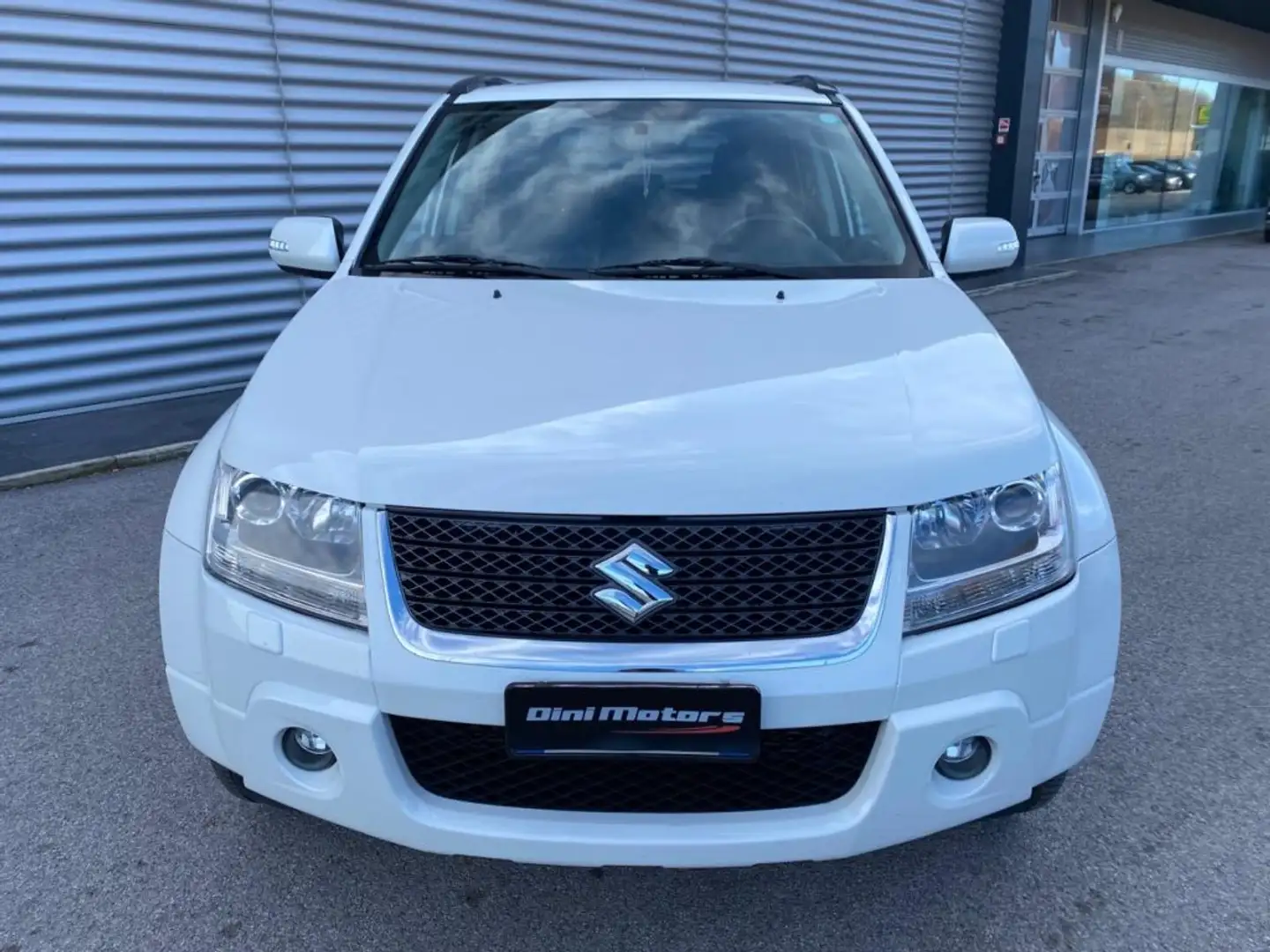 Suzuki Grand Vitara 1.9 DDiS 5 porte Executive 4X4 TRAZIONE INTEGRALE Grigio - 2