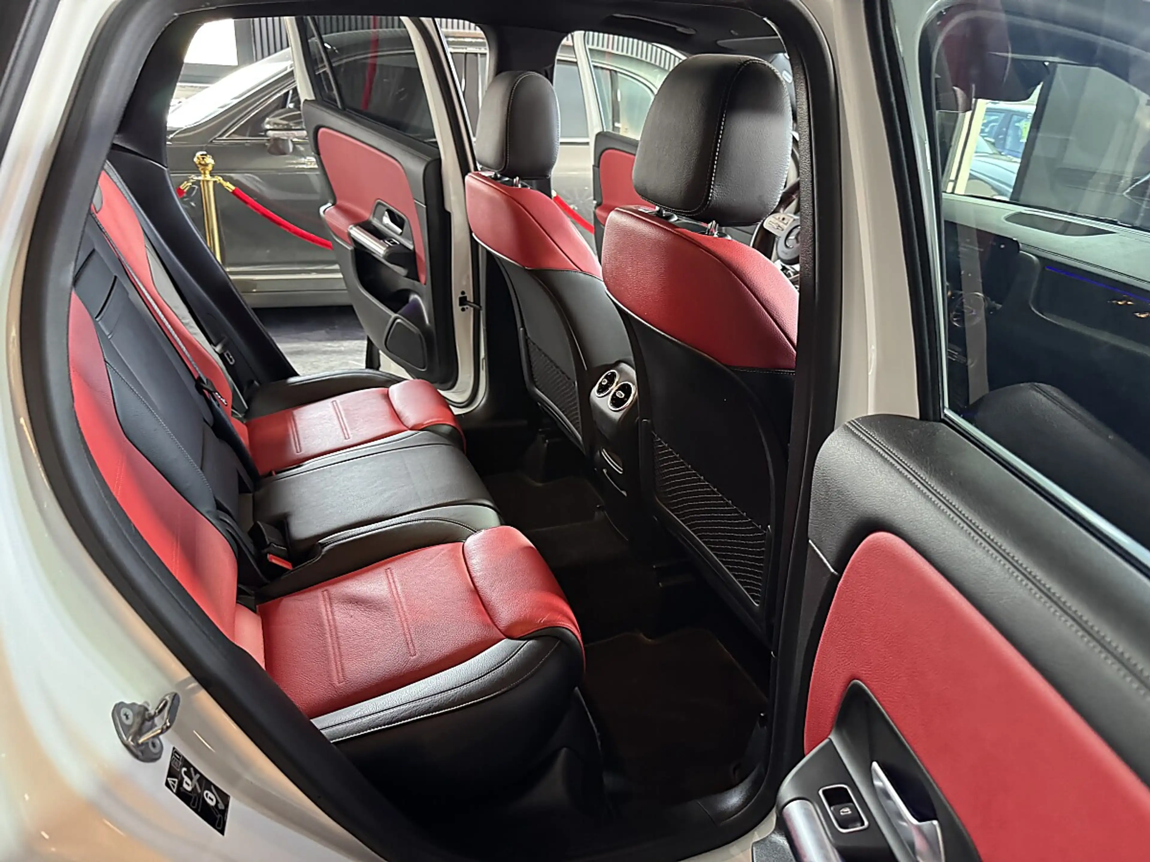 Mercedes-Benz GLA 250 e PHEV Aut.*AMG-Paket*Wenig-KM* — photo 14