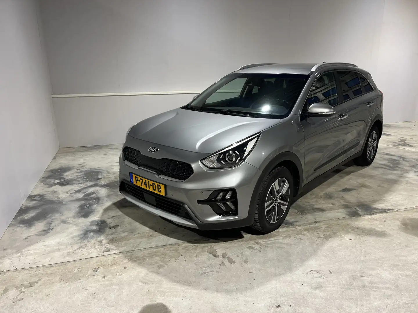 Kia Niro 1.6 GDi Hybrid DynamicLine Gris - 2