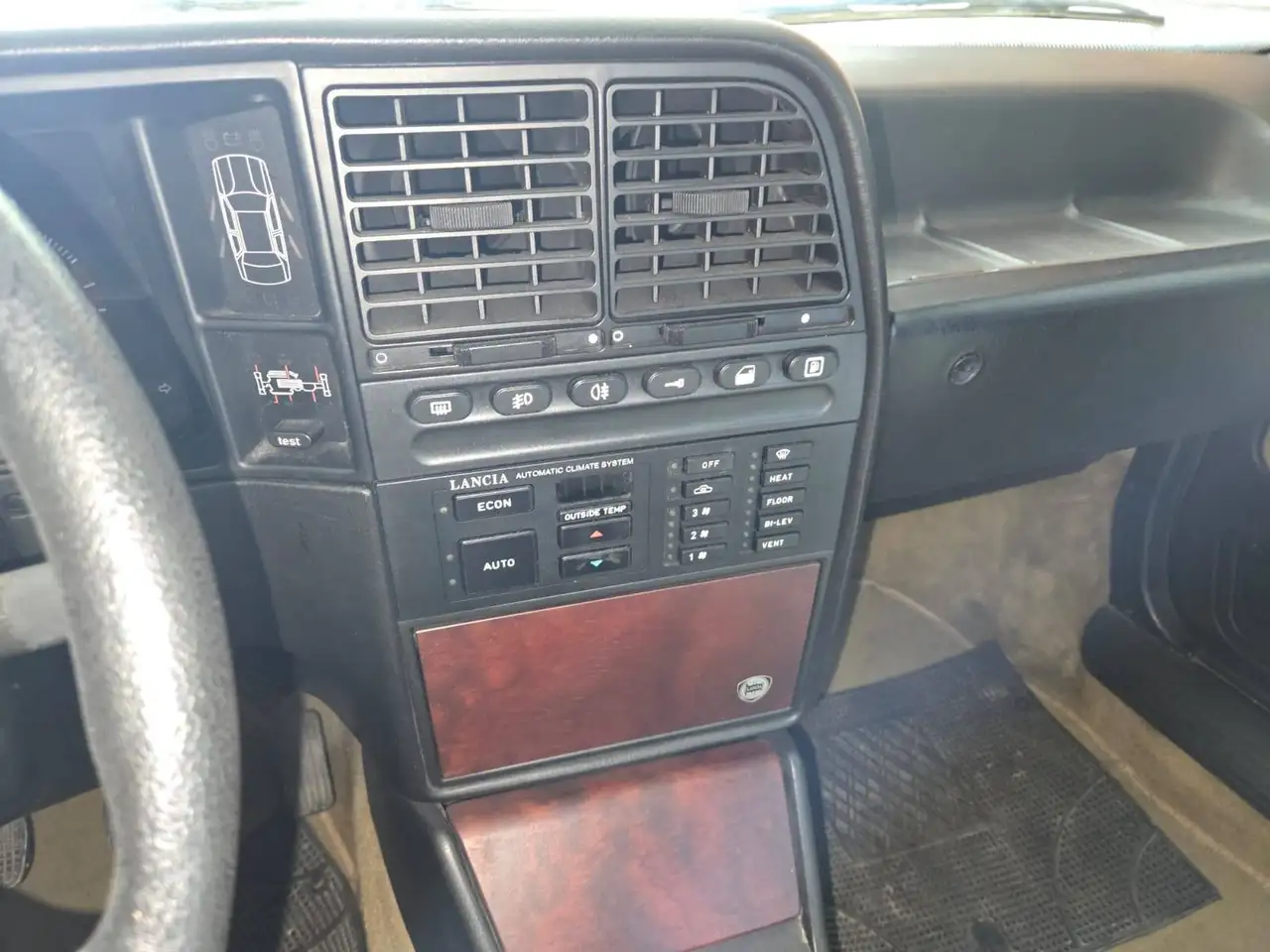 Lancia Thema 2.8 V6 ie, foto 4