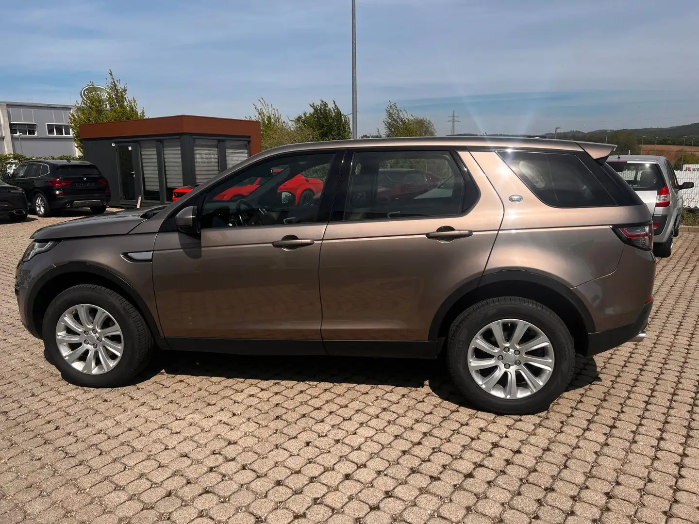 Land Rover Discovery Sport 2.2 Sd4 HSE Brązowy - 2