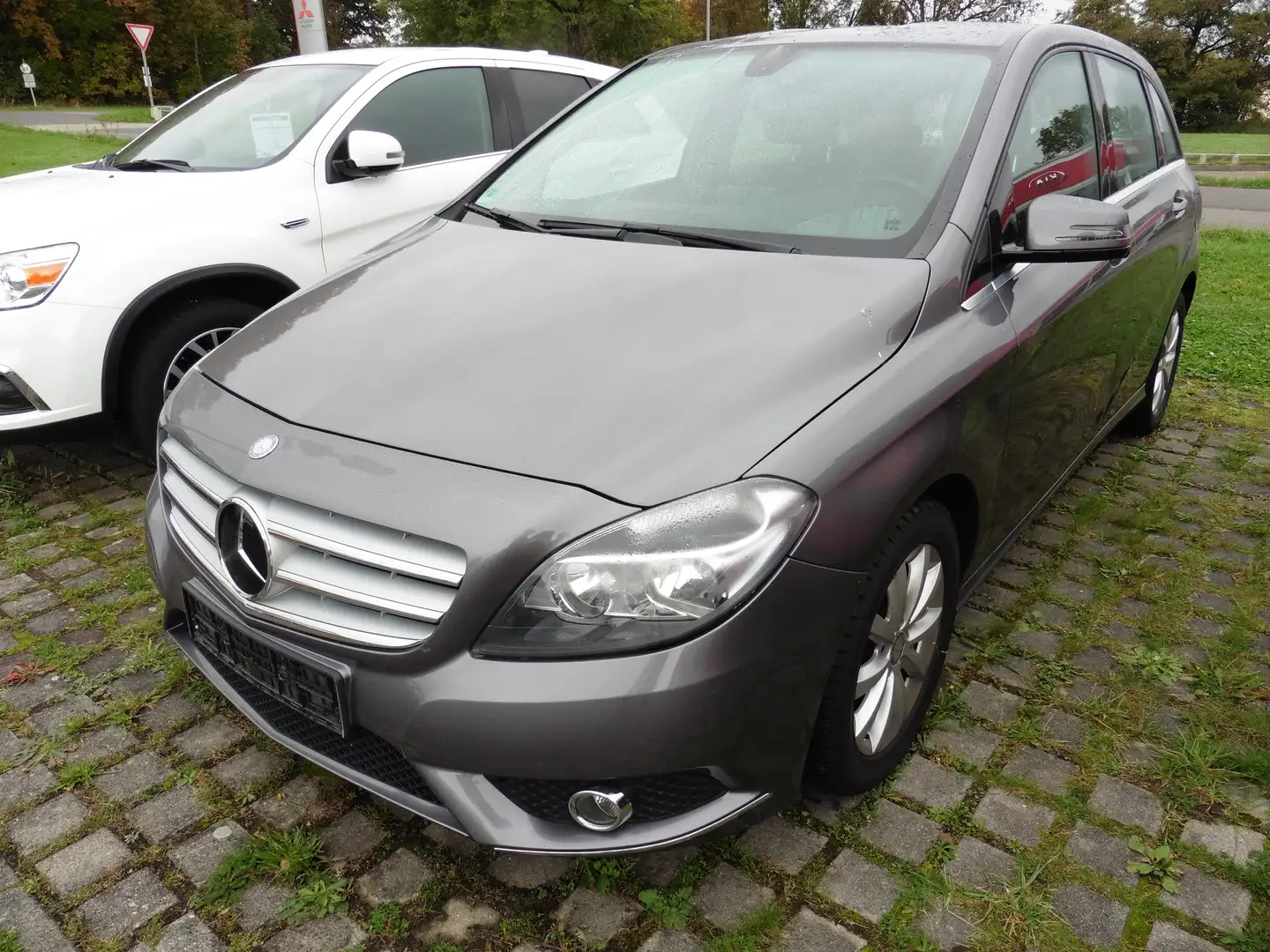 Mercedes-Benz B 180 B 180 Grau - 1