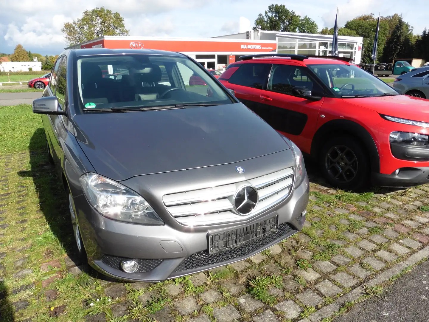 Mercedes-Benz B 180 B 180 Grau - 2