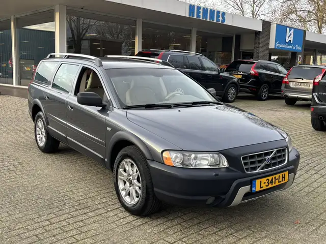 Volvo XC70 2.5T AWD Aut6 BTW auto netto €8884,- Bluetooth