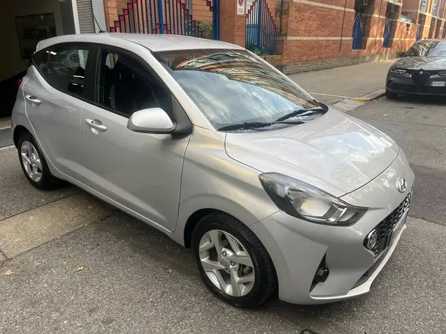 Hyundai i10 i10 1.0 MPI 67 CV  TECH CONNECT PACK !! CAMBIO AUTOMATICO !!