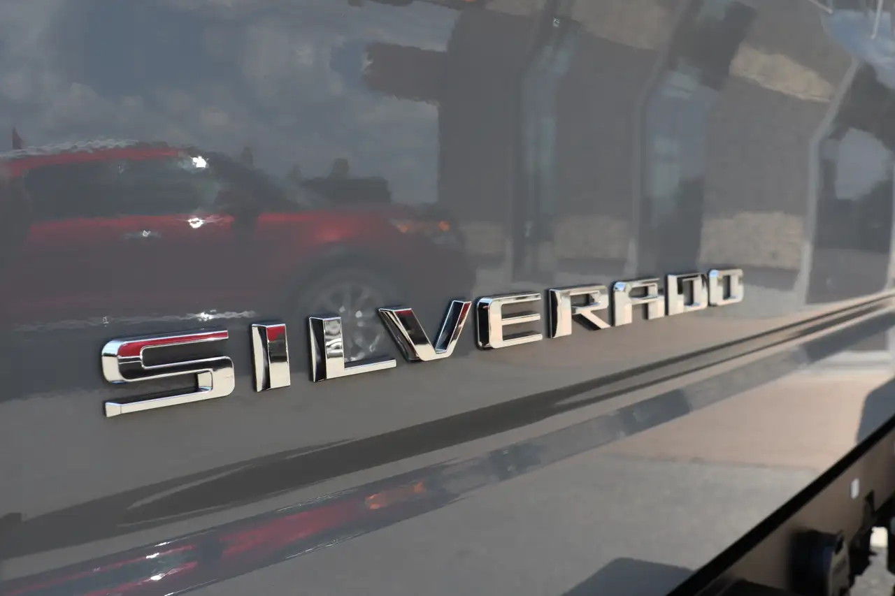 Chevrolet Silverado 1500 снимка Chevrolet Silverado 1500