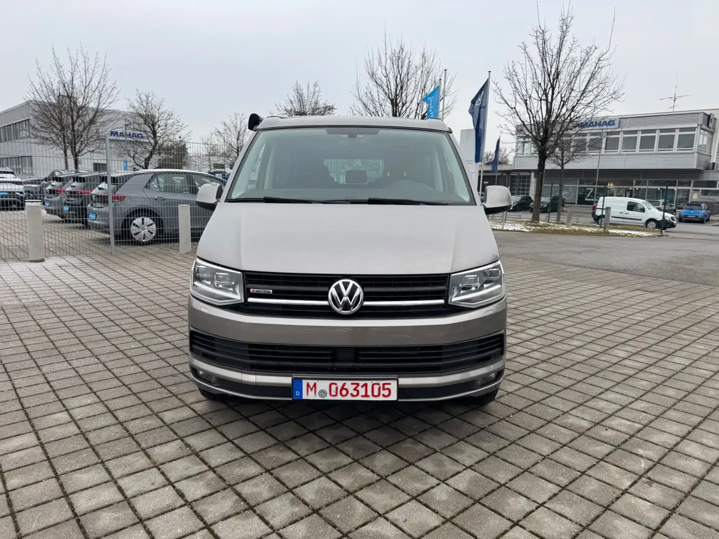 Volkswagen T6 California T6 2.0 TDI California Beach 4 Motion/DSG/1.Hand Beige - 2