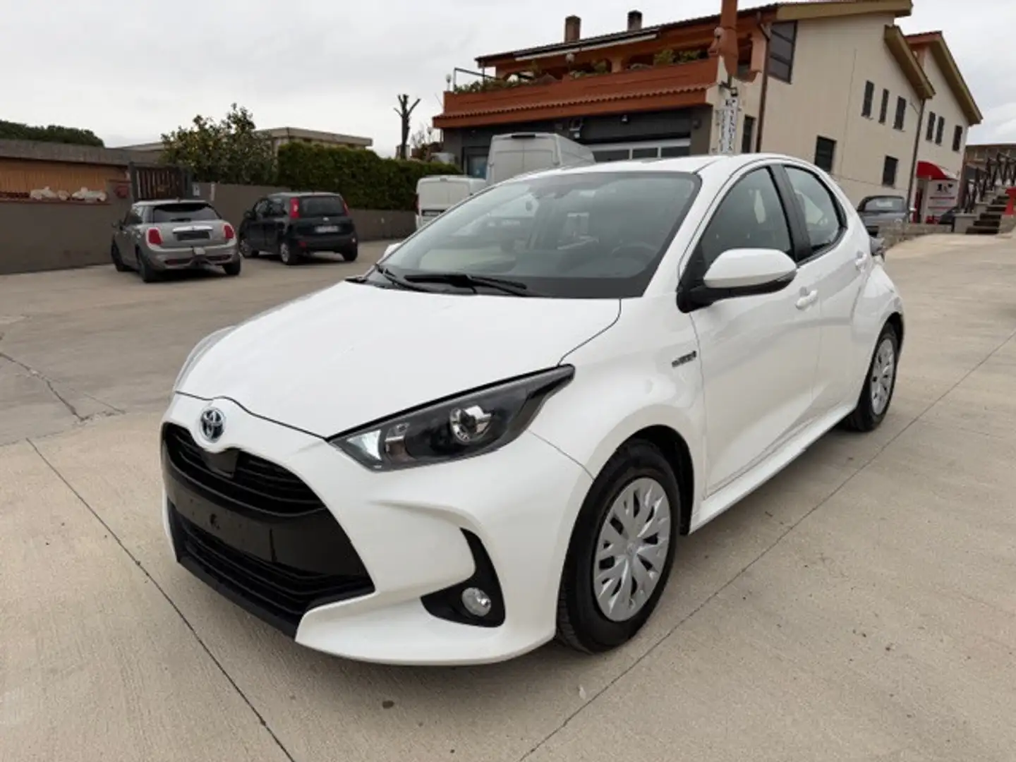 Toyota Yaris Yaris 1.5 Hybrid 5 porte Active Plus Bianco - 2