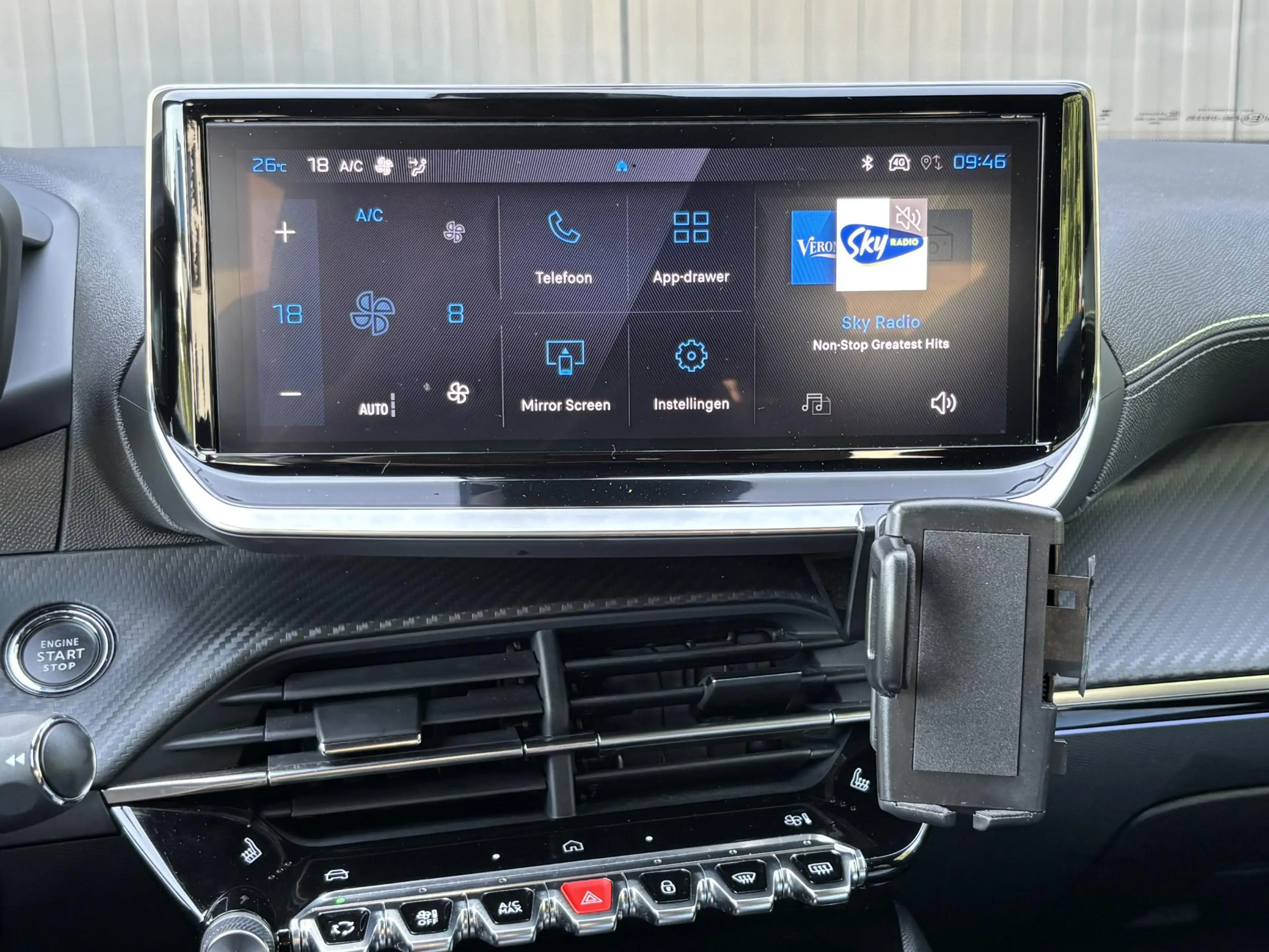 Peugeot e-2008 SUV EV GT 54kWh 156pk | Accu 97% | 406km WLTP Acti — photo 9