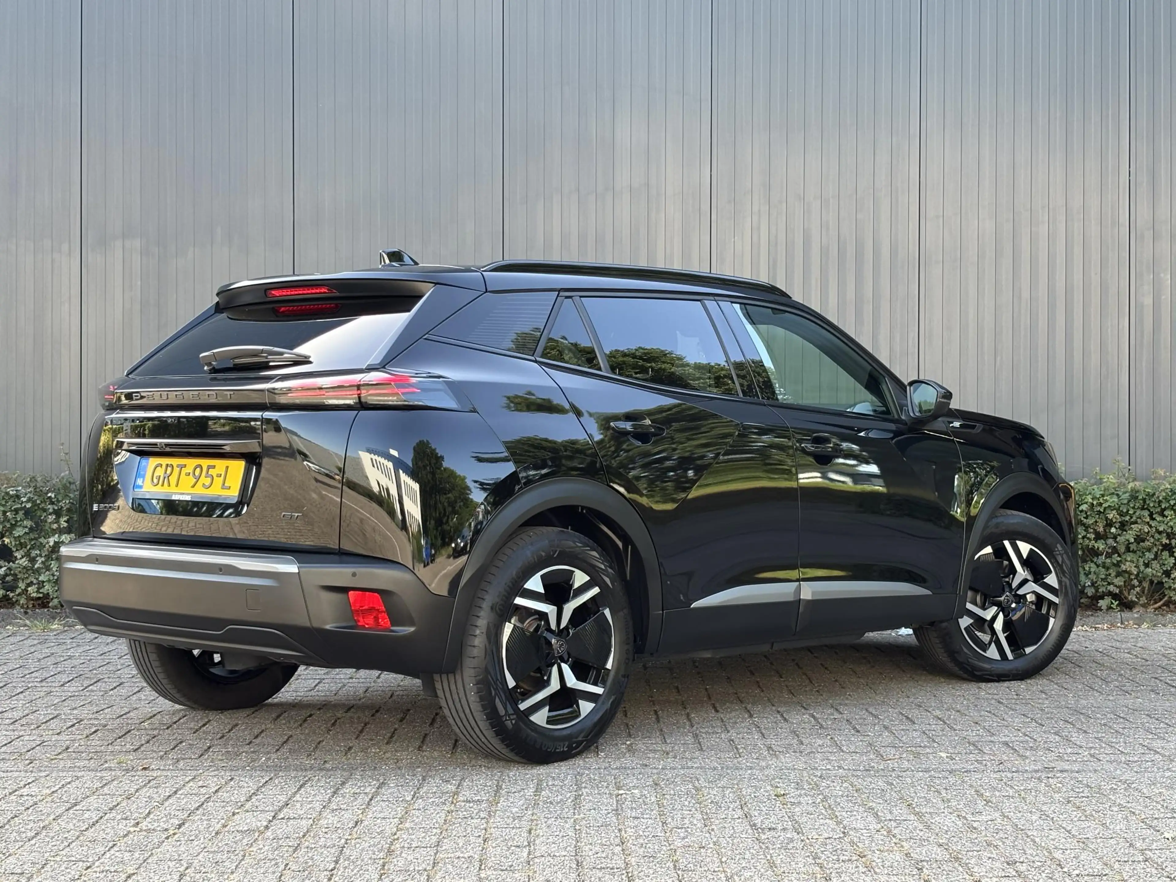 Peugeot e-2008 SUV EV GT 54kWh 156pk | Accu 97% | 406km WLTP Acti — photo 3