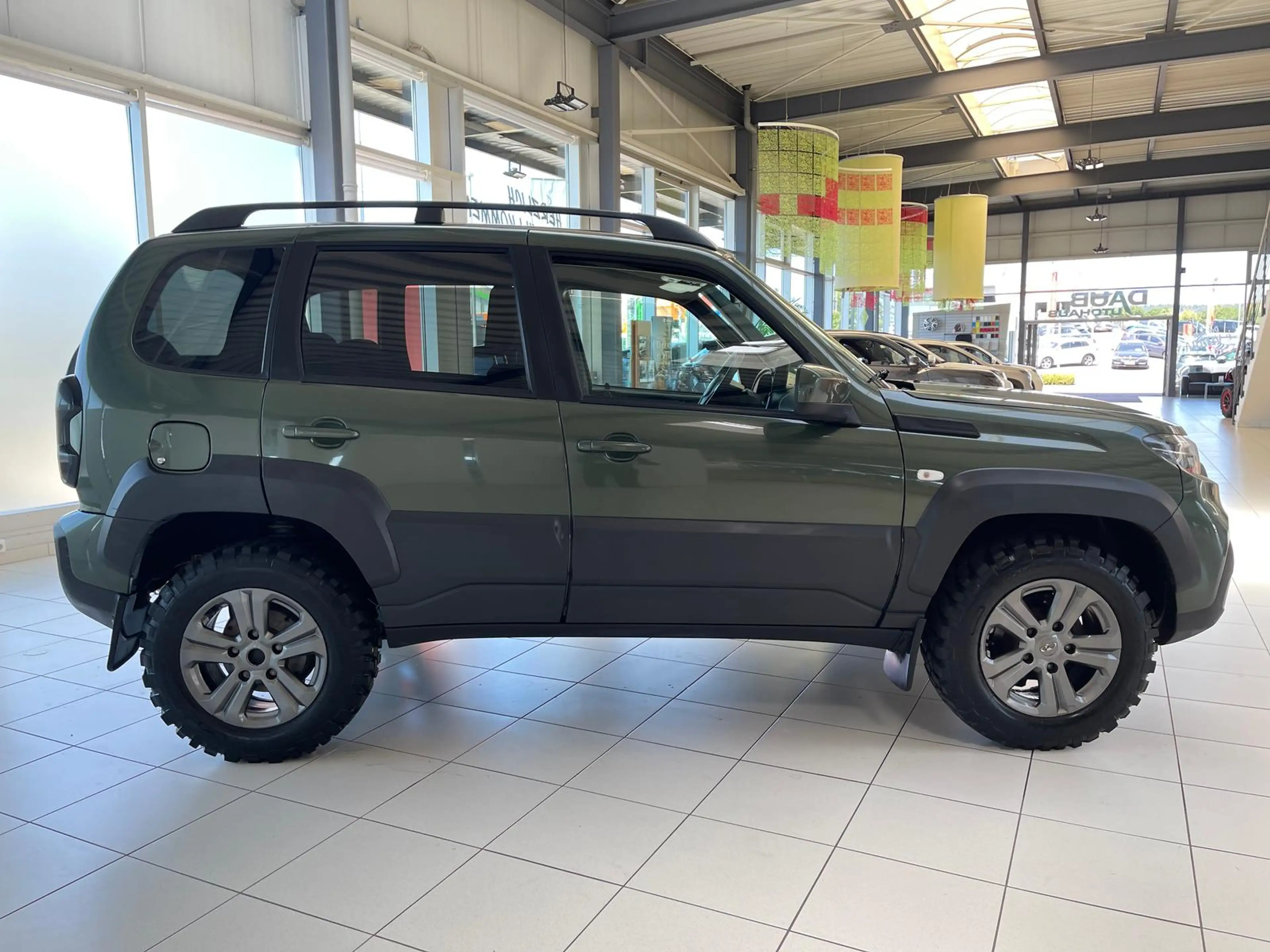 Lada Niva Travel+Allrad+Klima+Touch+Sizuheizung+AHK++ — photo 5