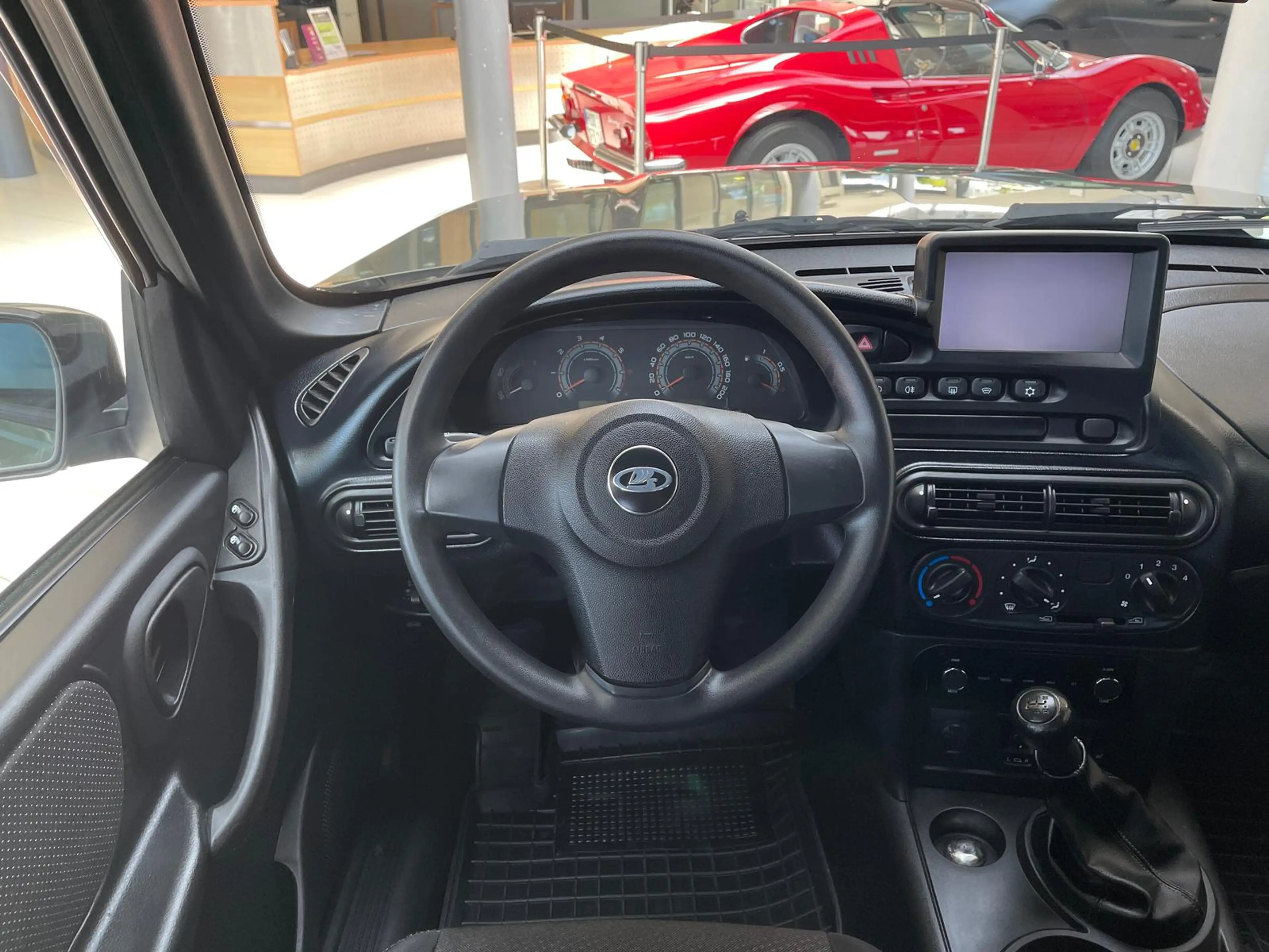 Lada Niva Travel+Allrad+Klima+Touch+Sizuheizung+AHK++ — photo 8