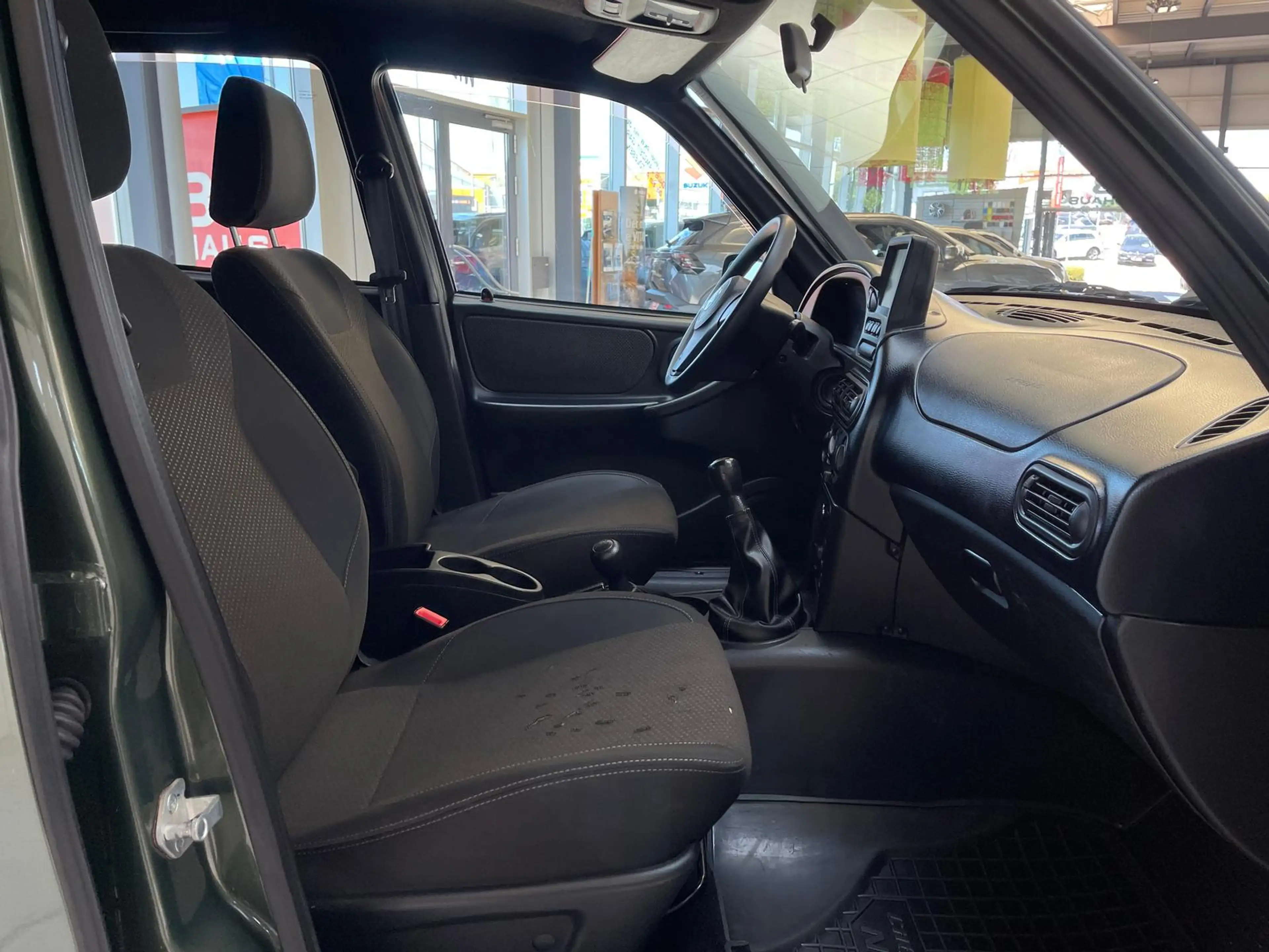 Lada Niva Travel+Allrad+Klima+Touch+Sizuheizung+AHK++ — photo 14